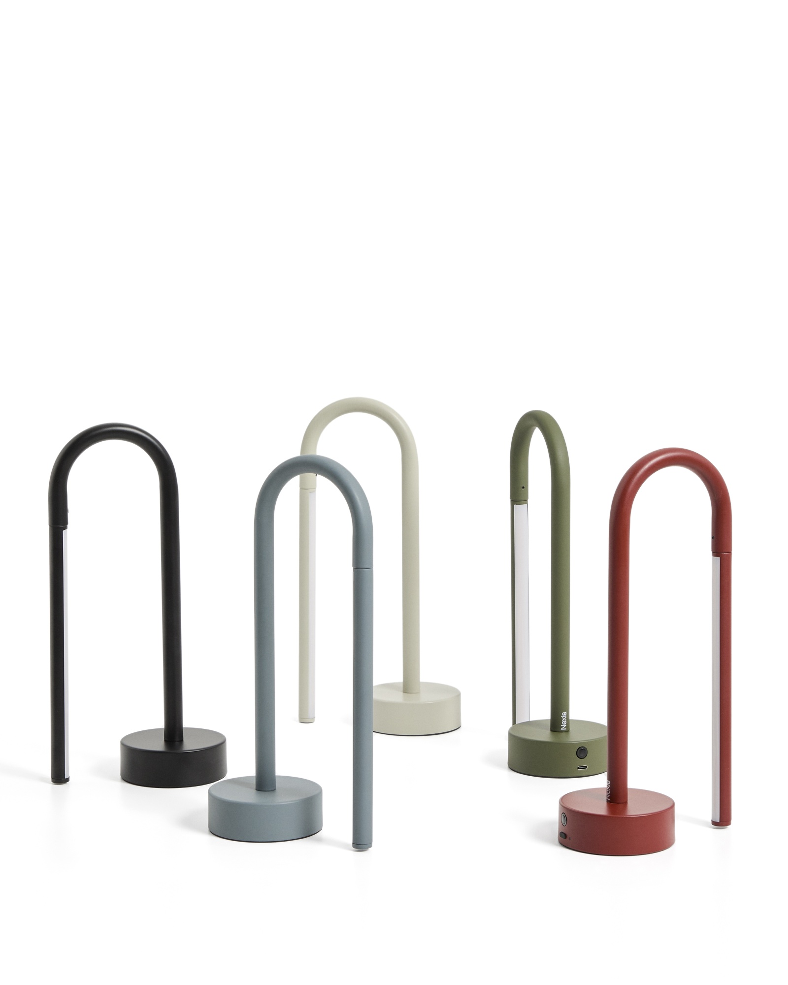 Переносная настольная лампа Bow из серого алюминия La Forma (ex Julia Grup)