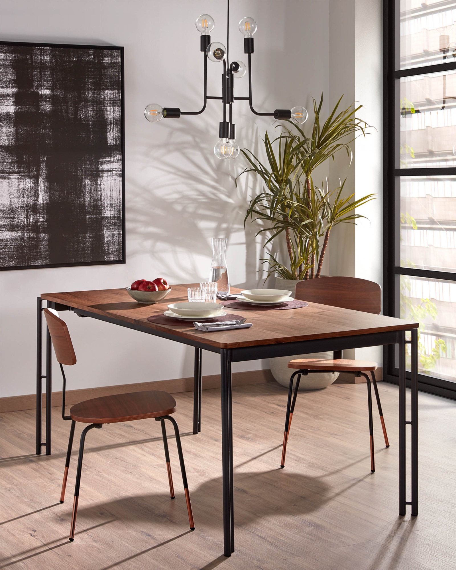 Стул Okay из черного металла и дерева ореха La Forma (ex Julia Grup)