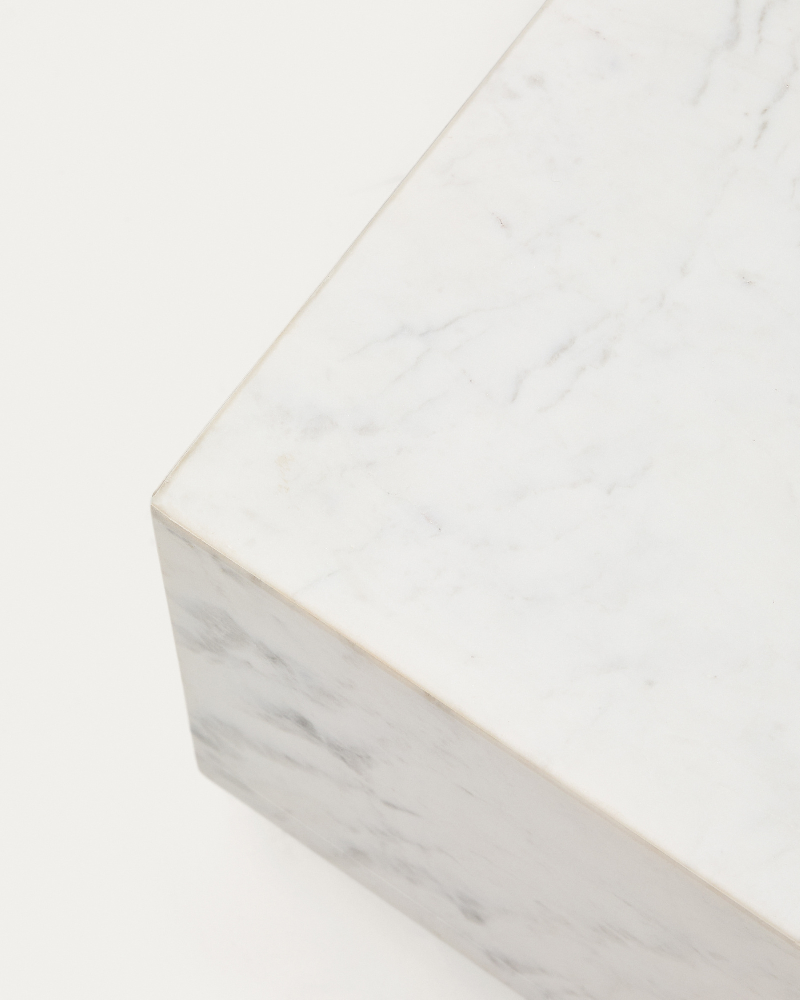 Журнальный столик Sorein из белого мрамора 100 x 50 см La Forma 451199