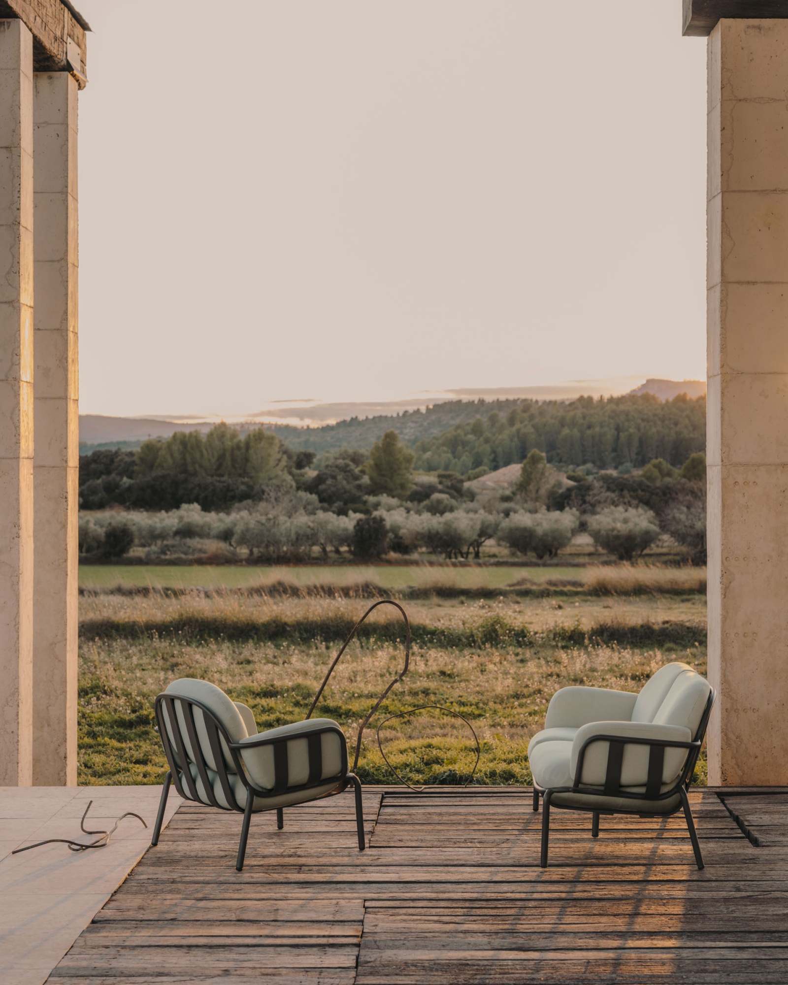 Joncols Алюминиевое кресло для улицы зеленого цвета La Forma (ex Julia Grup)