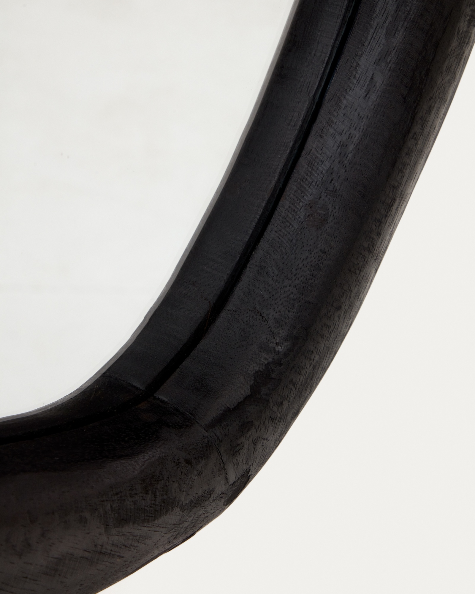 Magrit Зеркало в раме из массива мунгура с черной отделкой Ø 60 x 110 см La Forma (ex Julia Grup)