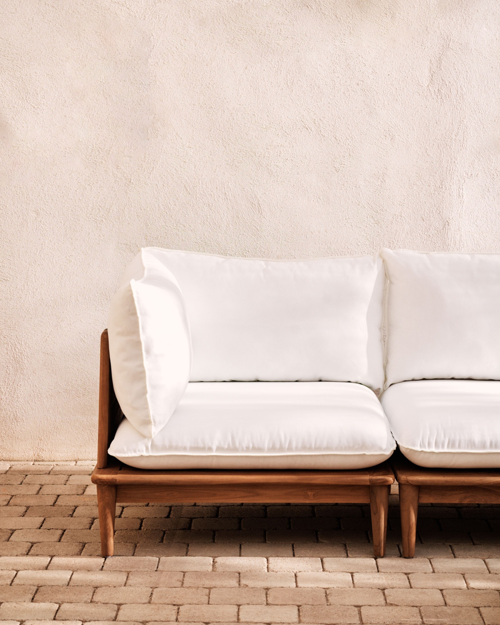 Portitxol Комплект из модульного дивана и 2-х журнальных столиков из массива тика La Forma (ex Julia Grup)