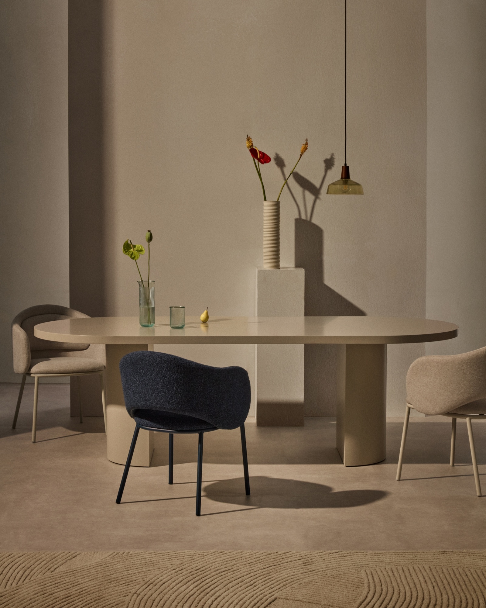 Стол Nealy из лакированного МДФ в отделке экрю, 240 x 100 см La Forma (ex Julia Grup)