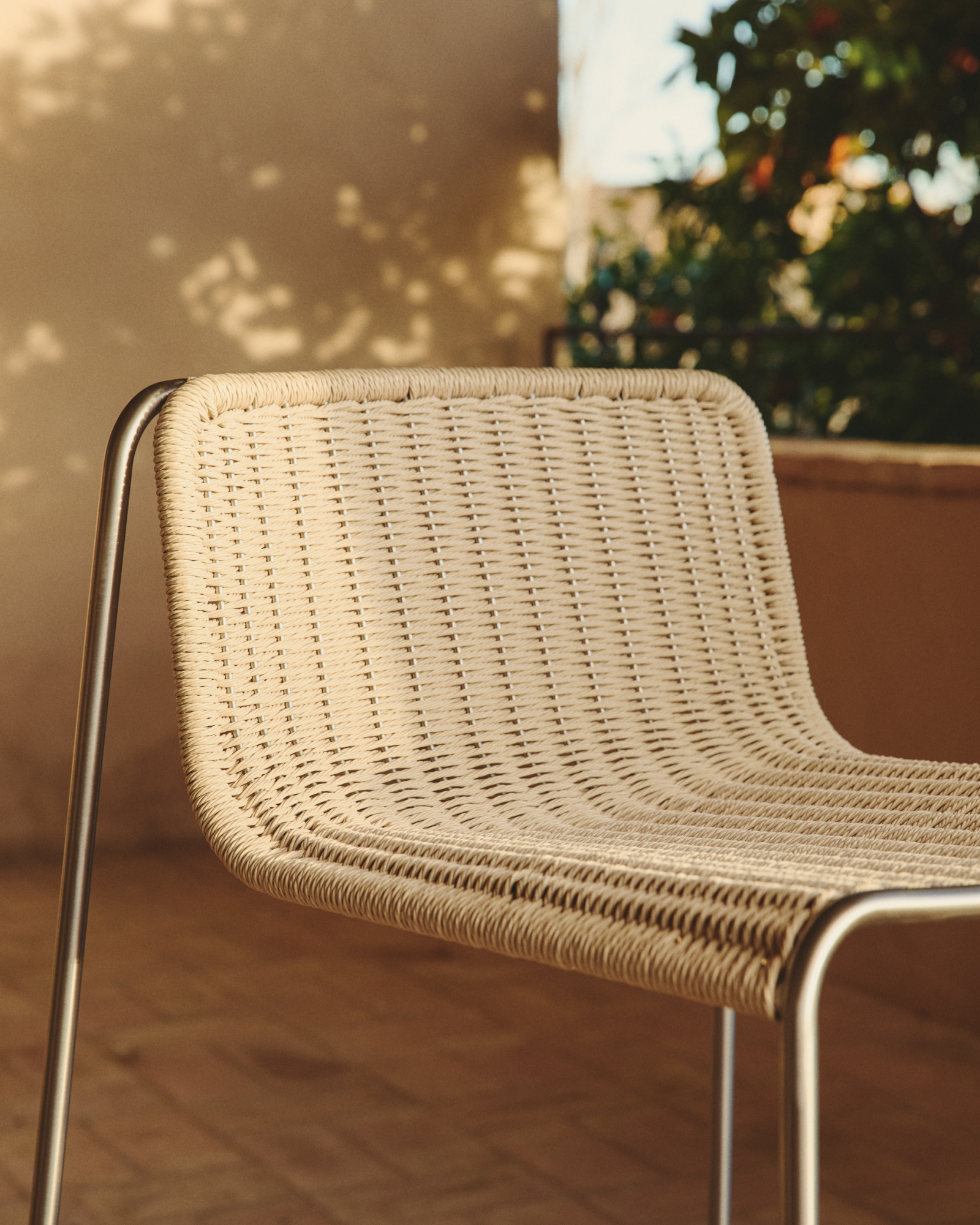 Уличный барный стул Tavari из бежевой веревки и стали La Forma 481659