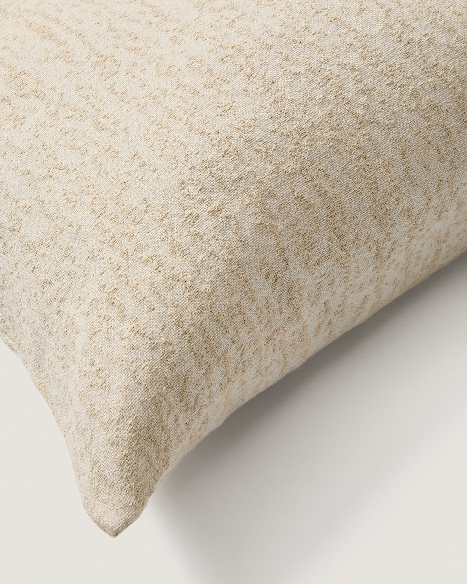 Чехол на подушку Melien из жаккарда натуральный  50 x 50 см La Forma (ex Julia Grup)