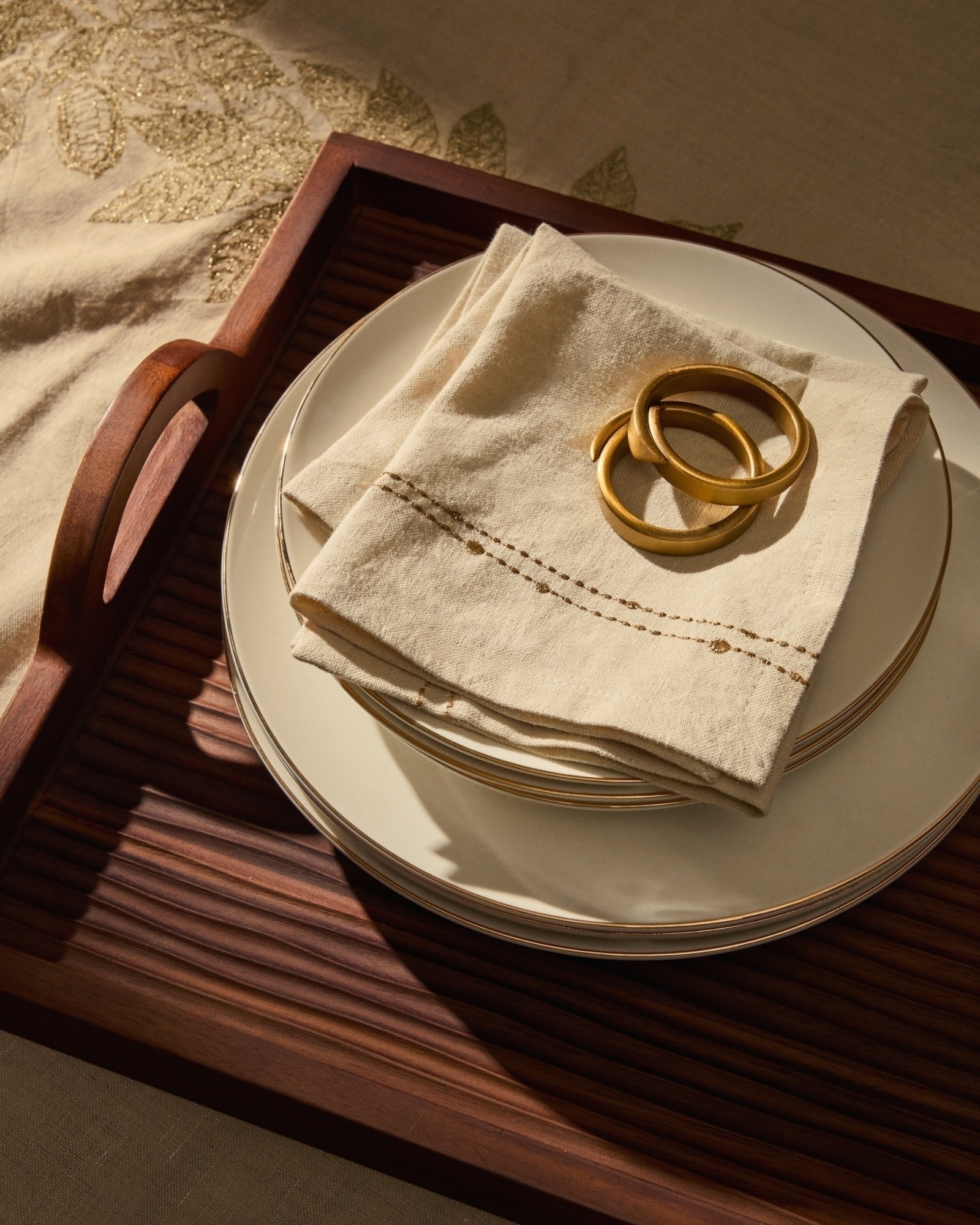 Поднос Rommu из древесины акации La Forma (ex Julia Grup)