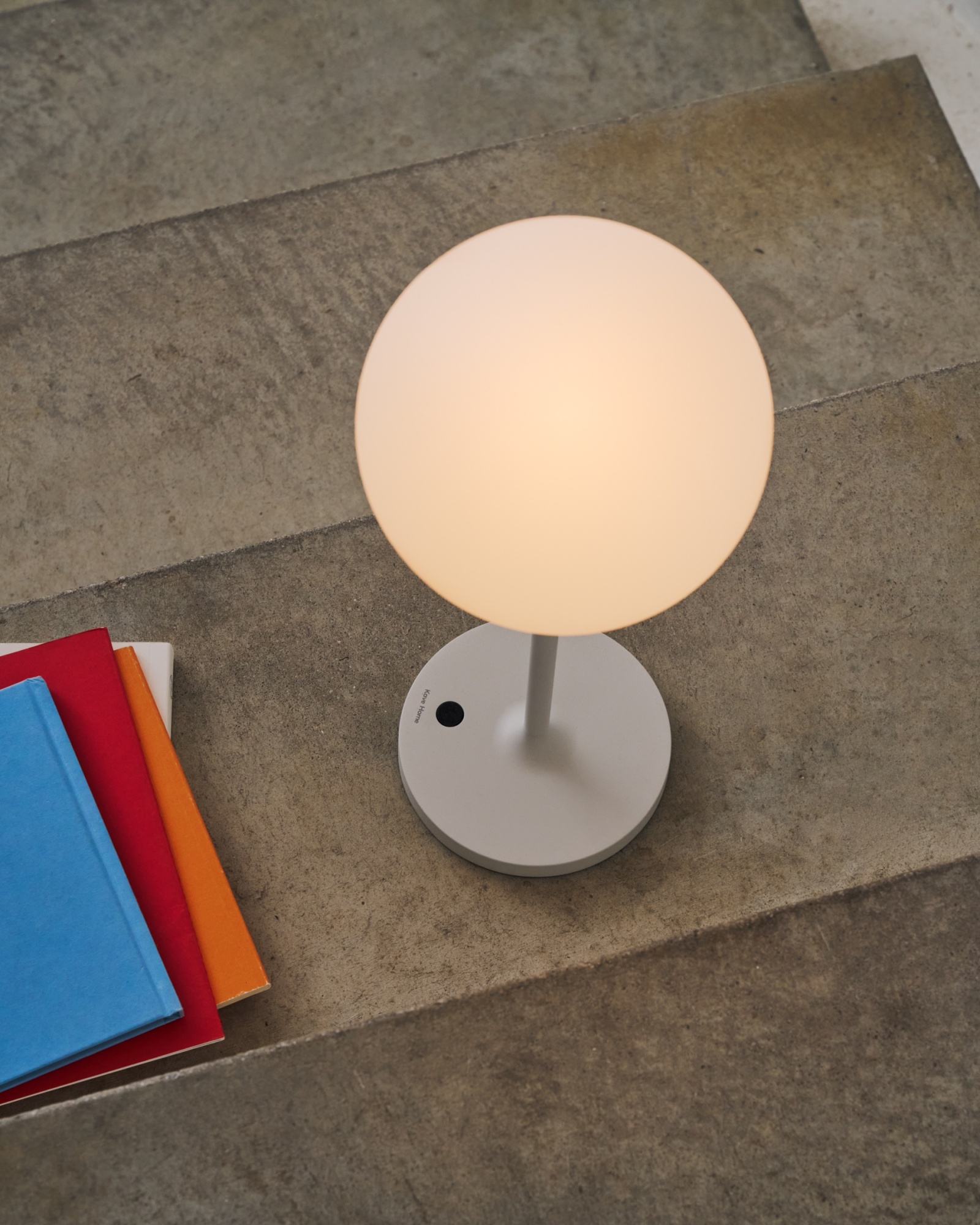 Dinesh Настольная лампа для улицы из белого металла La Forma (ex Julia Grup)