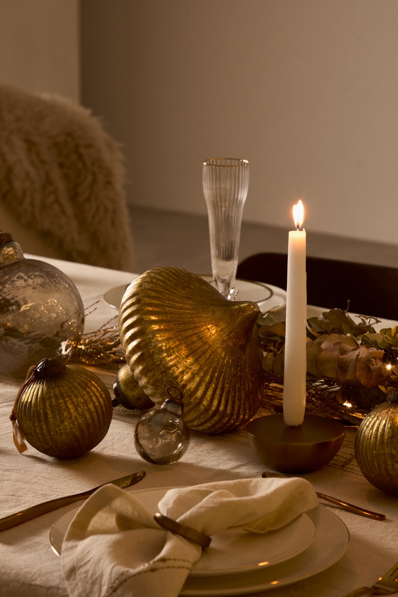 Подвесное украшение Raj из переработанного золотого стекла, 20 см La Forma (ex Julia Grup)