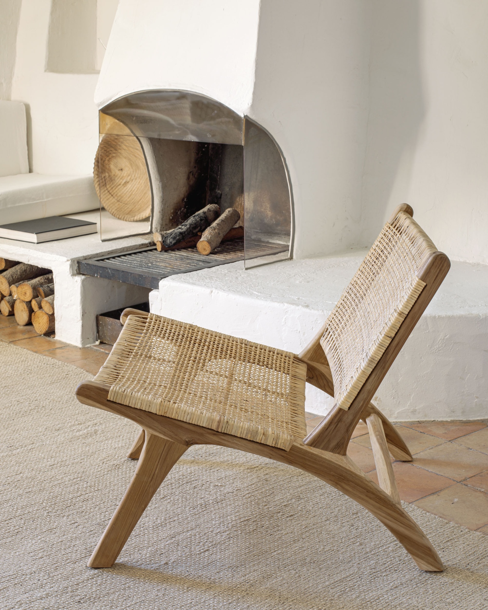 Кресло Beida из массива тика La Forma (ex Julia Grup)