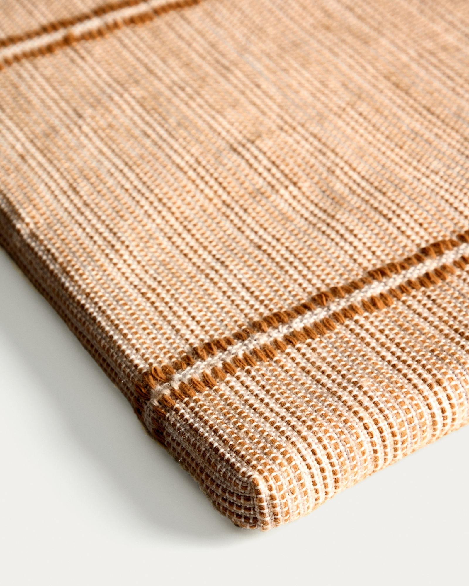 Подушка для стула Drati оранжевого цвета, 100% ПЭТ, 40 x 60 см La Forma 481439