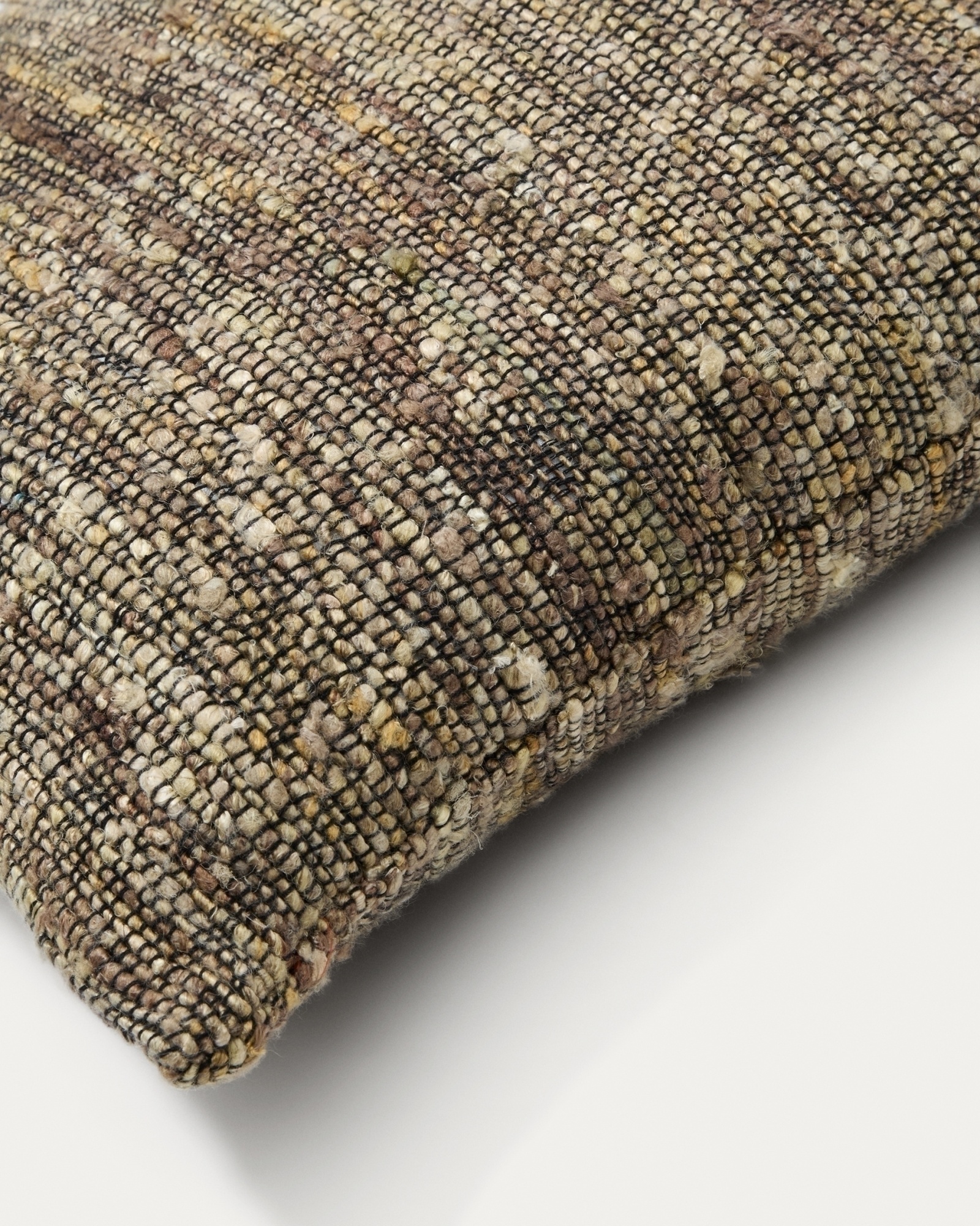 Чехол на подушку Yadit из бежевой вискозы и хлопка 45 x 45 см La Forma (ex Julia Grup)