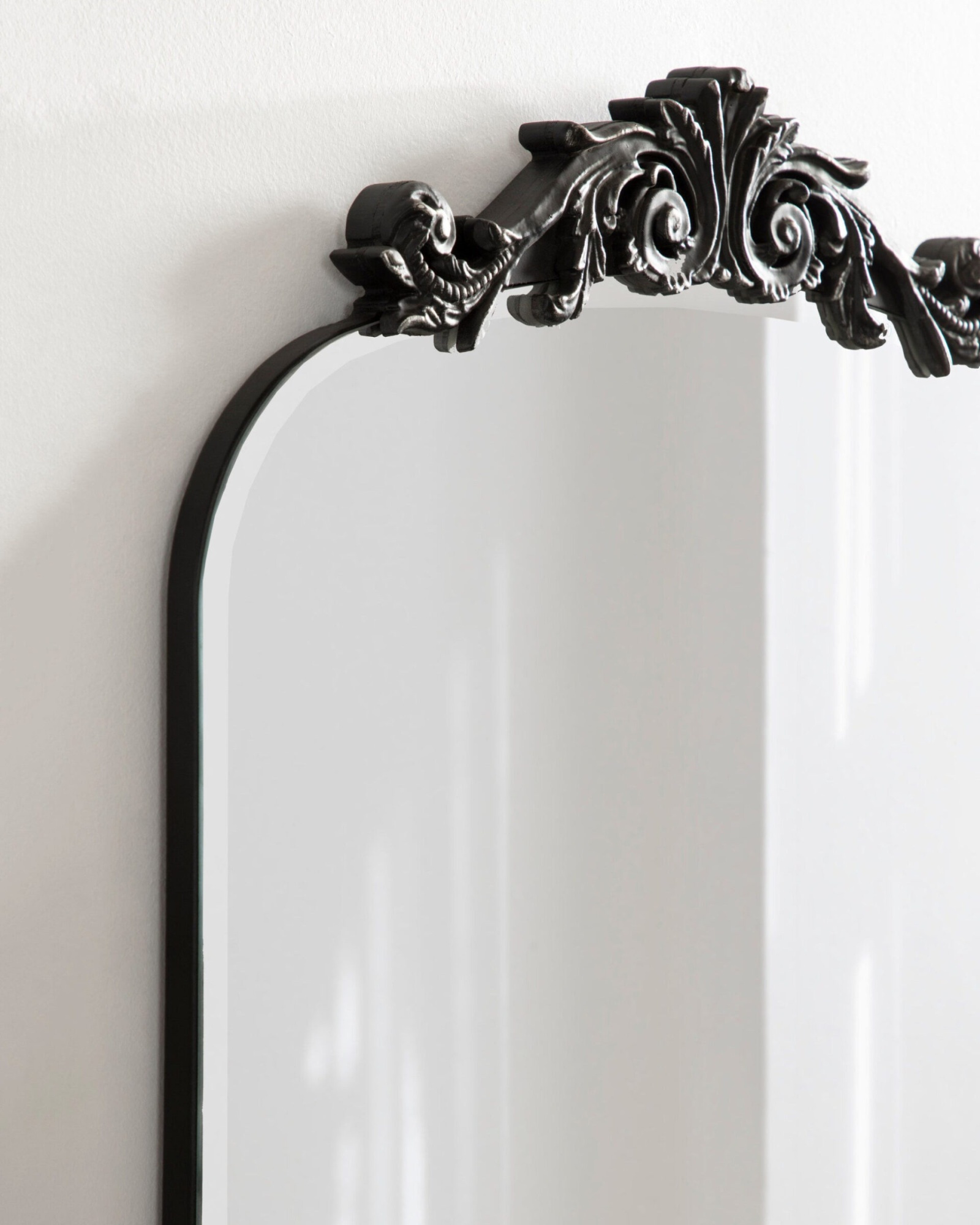 Чёрное зеркало Арендал Louvre Home LHDWM011123SH