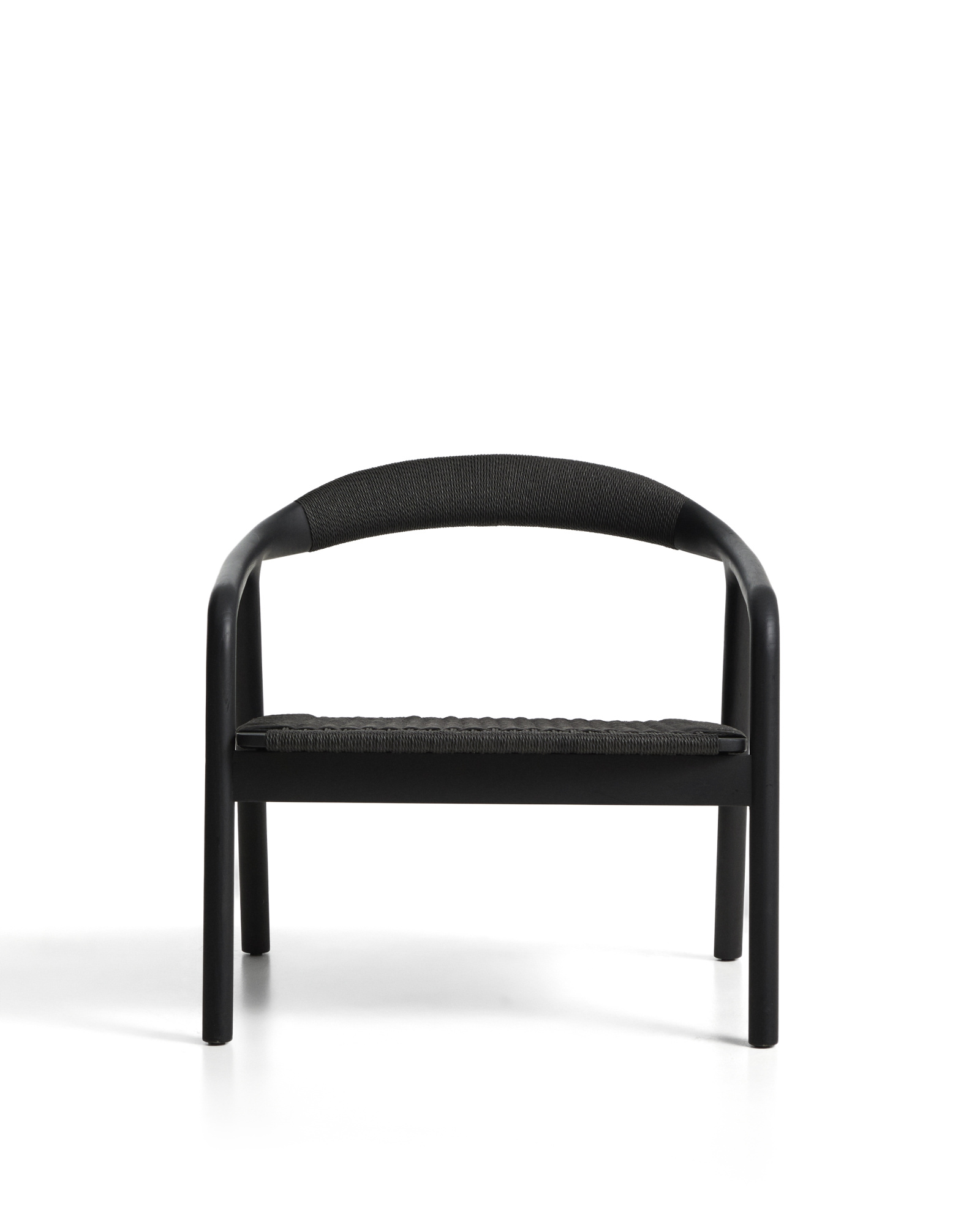 Кресло уличное Derile из дуба и веревки с черной отделкой La Forma 481825