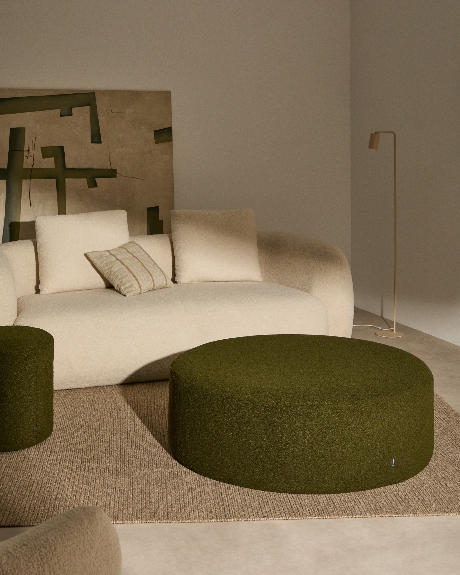 Пуф Kaeli со съемным чехлом из зеленого букле Ø 120 см La Forma (ex Julia Grup)