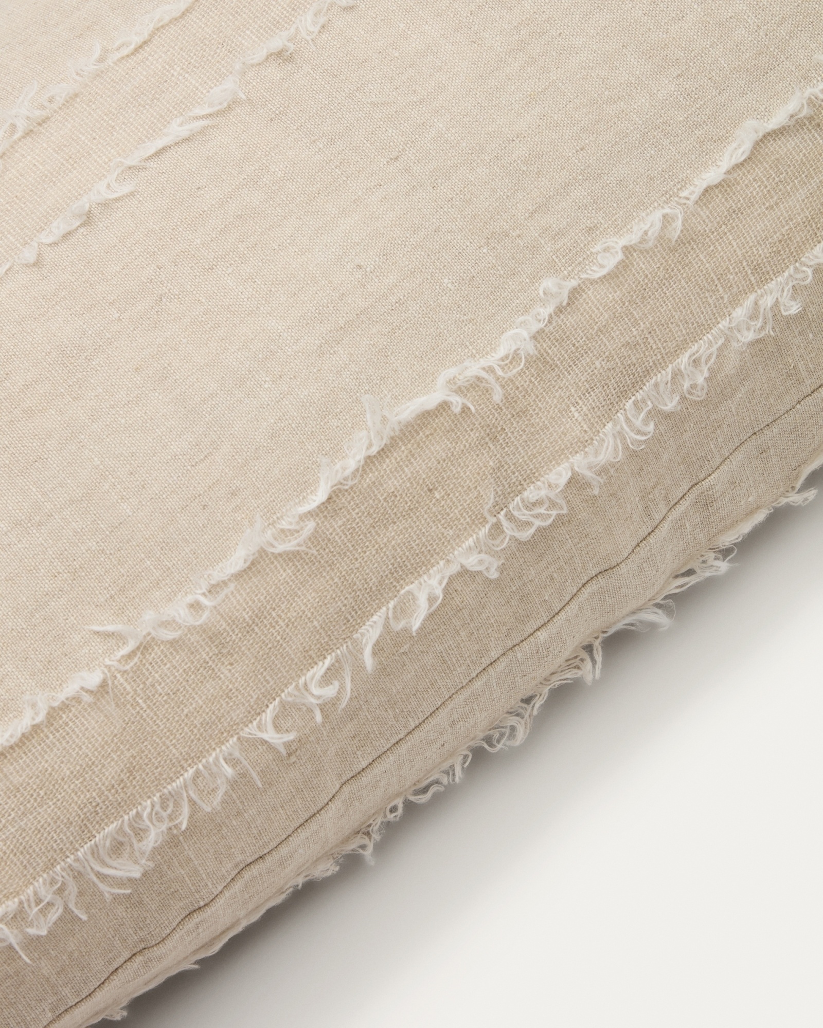 Чехол для подушки Neris из льна бежевого цвета 40 x 60 см La Forma (ex Julia Grup)