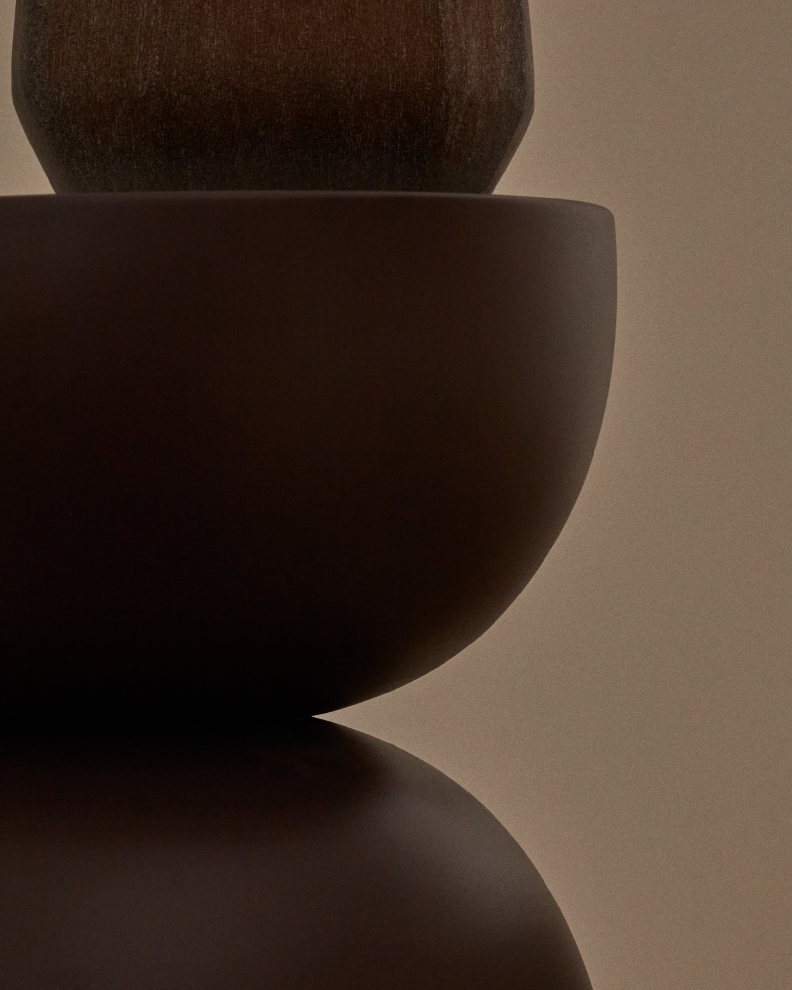 Приставной столик Rachell металл, фиолетовый Ø30,5 см La Forma (ex Julia Grup)