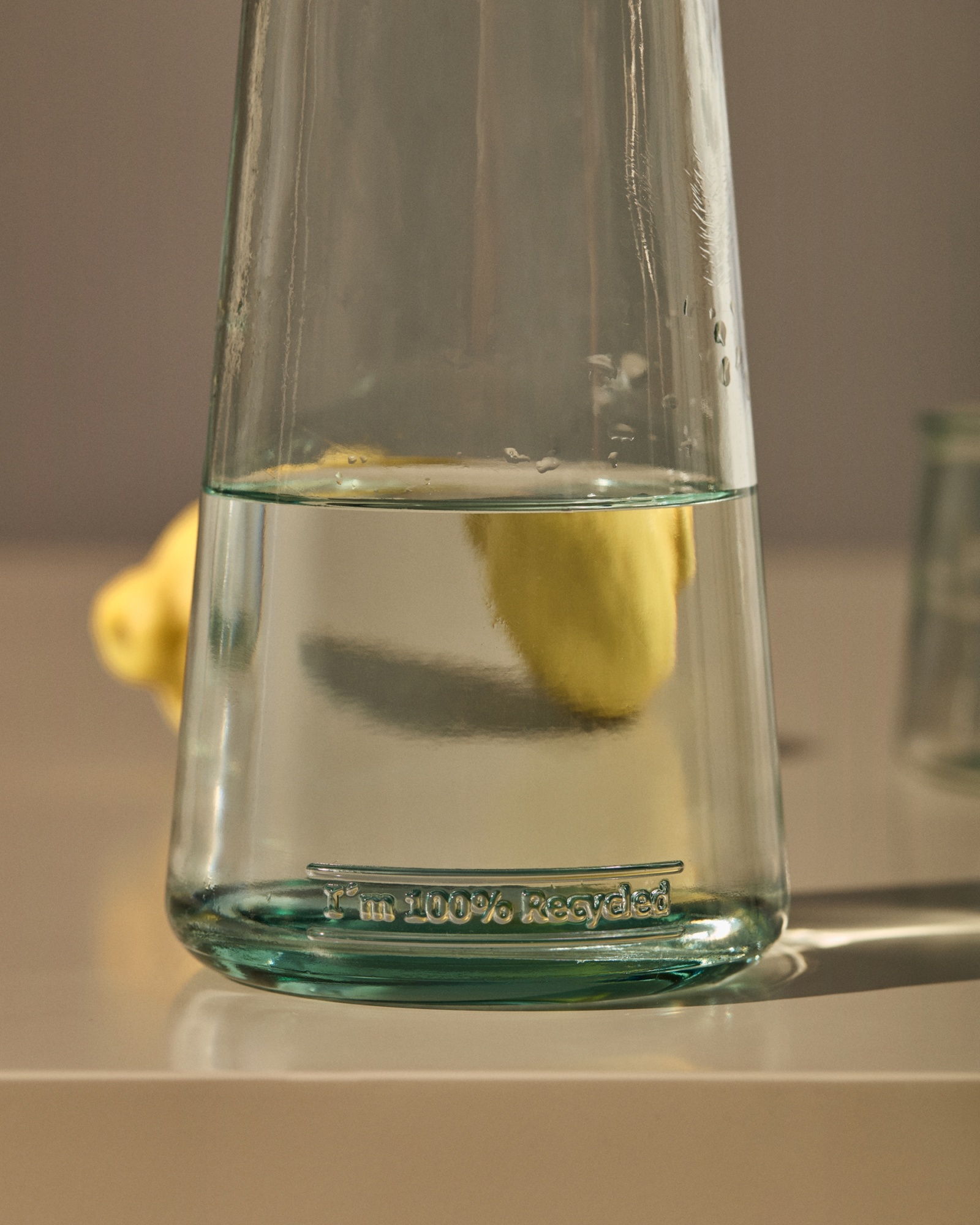 Ваза из переработанного прозрачного стекла Izai La Forma (ex Julia Grup)