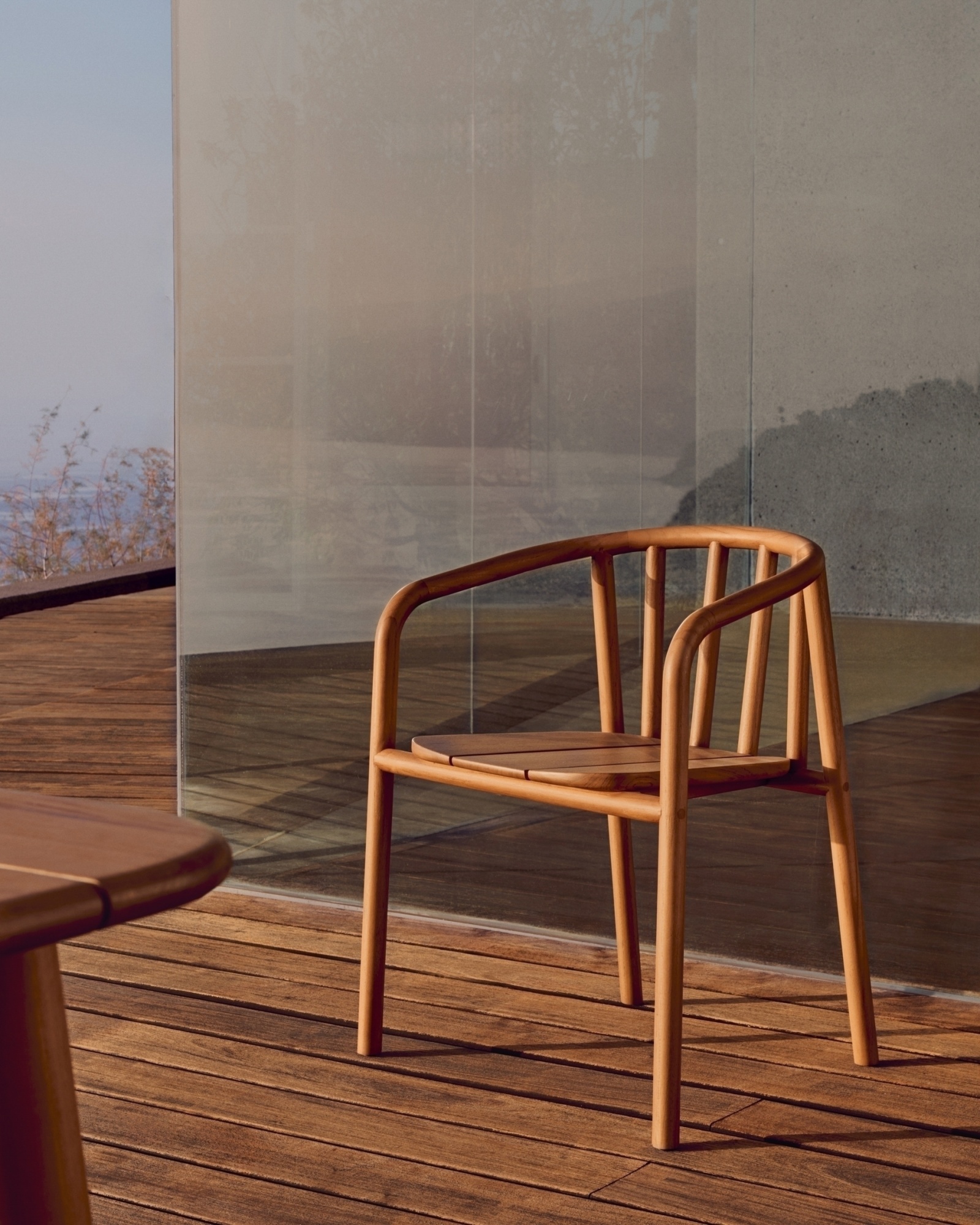 Штабелируемый стул Turqueta из массива тикового дерева La Forma (ex Julia Grup)