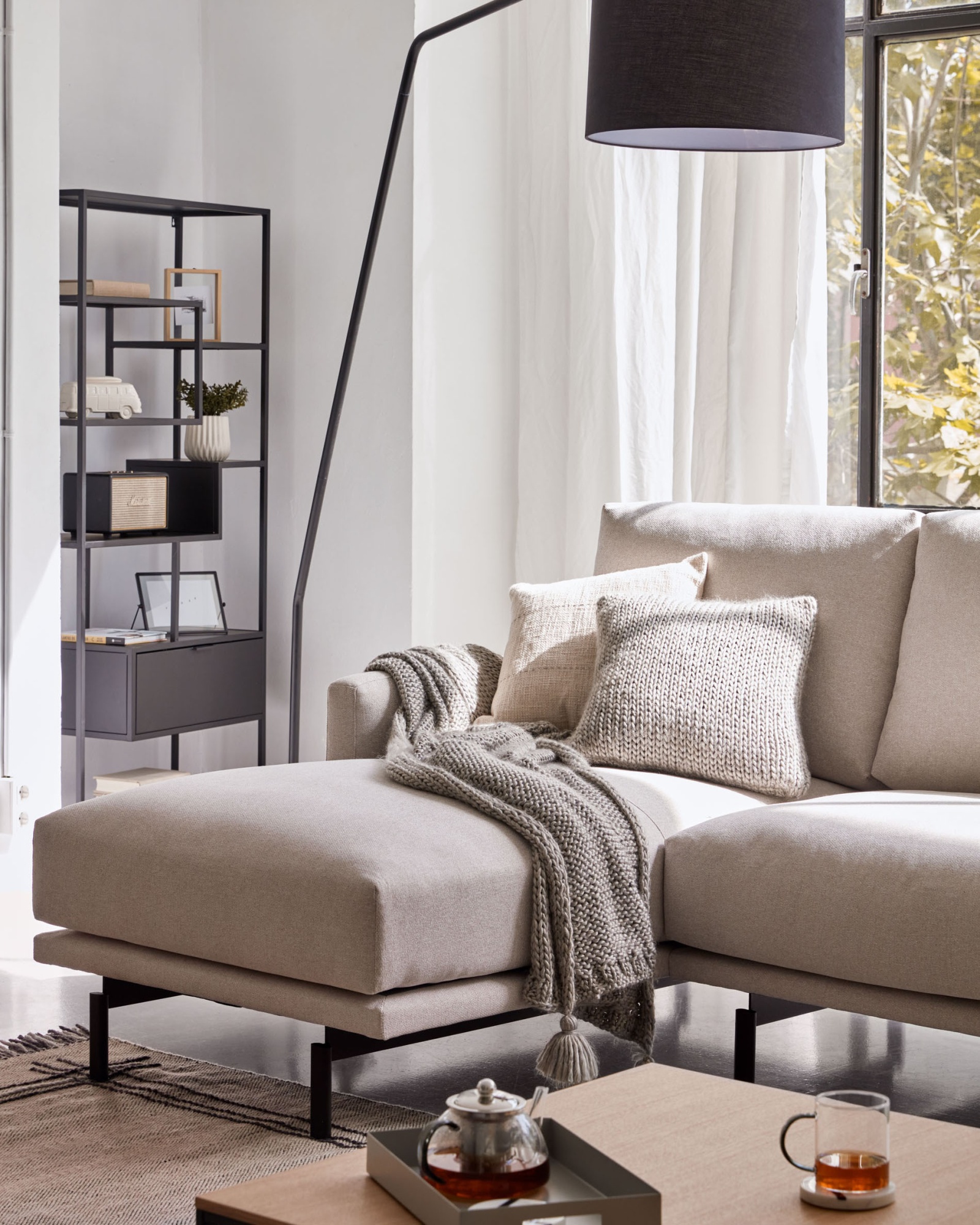 Диван Galene 3-местный с левым шезлонгом, бежевый, 254 см La Forma (ex Julia Grup)