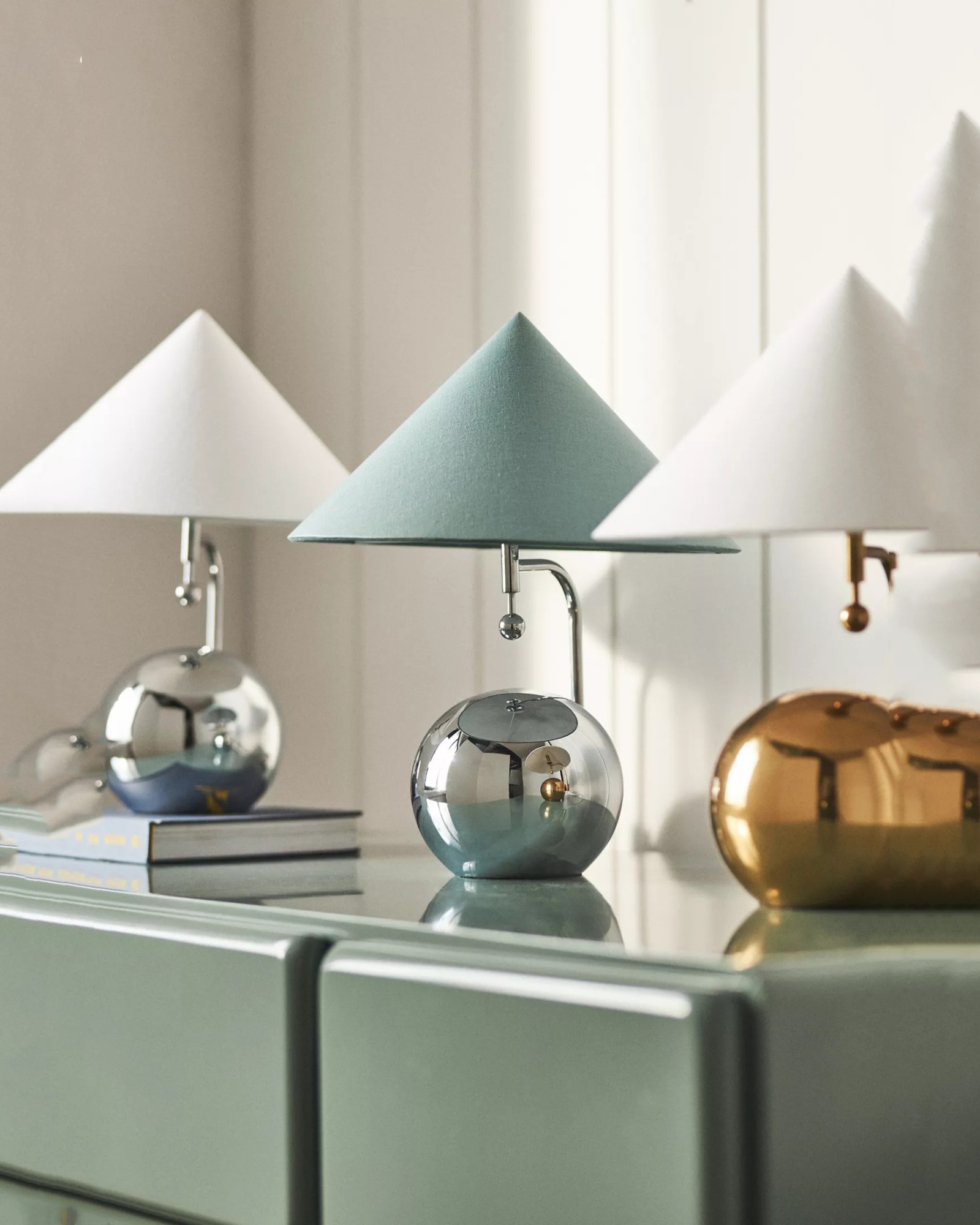 Серебристая лампа Шанталь с мятным конусным абажуром Louvre Home LTL310325XNP