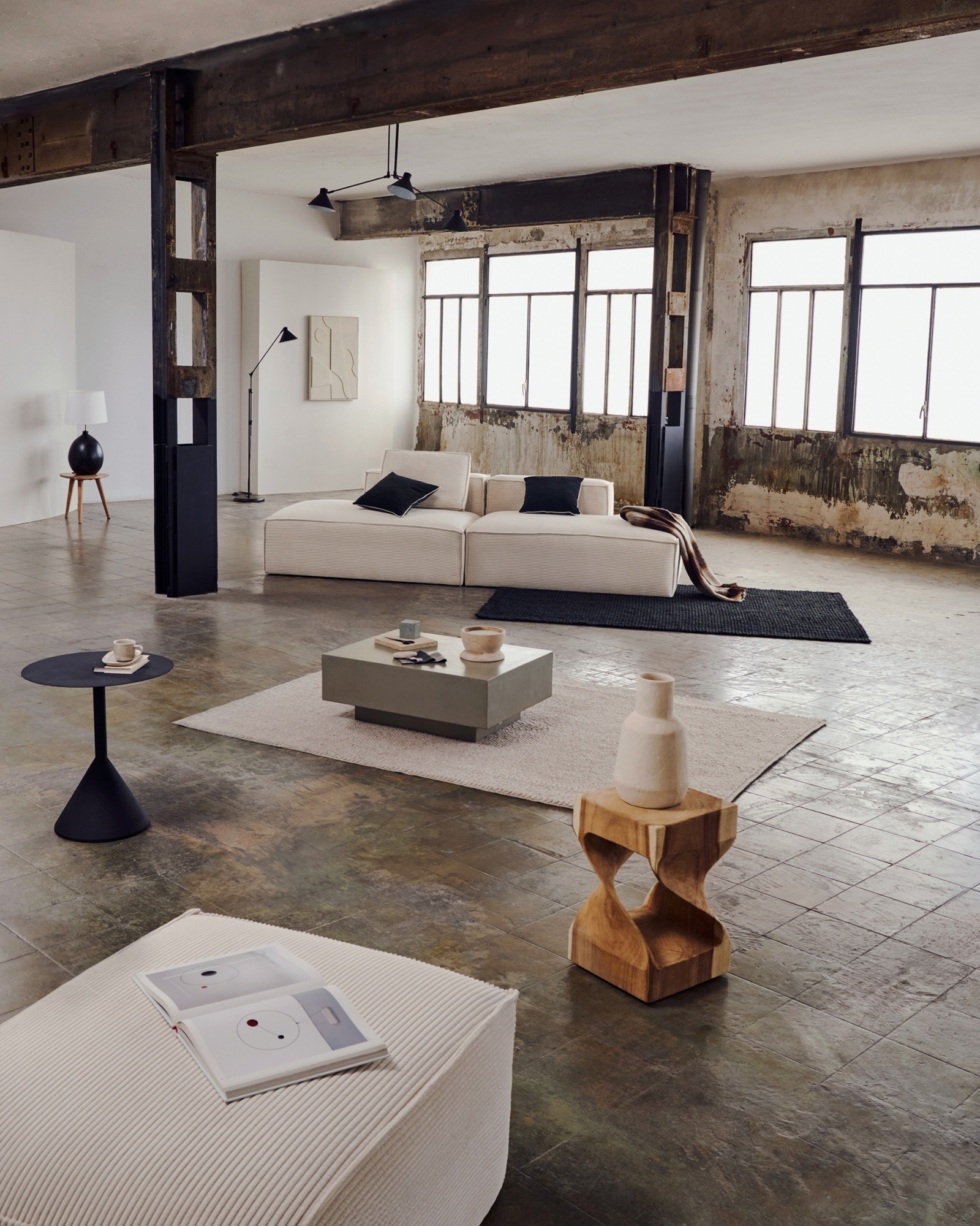 Приставной столик Hakon La Forma (ex Julia Grup)