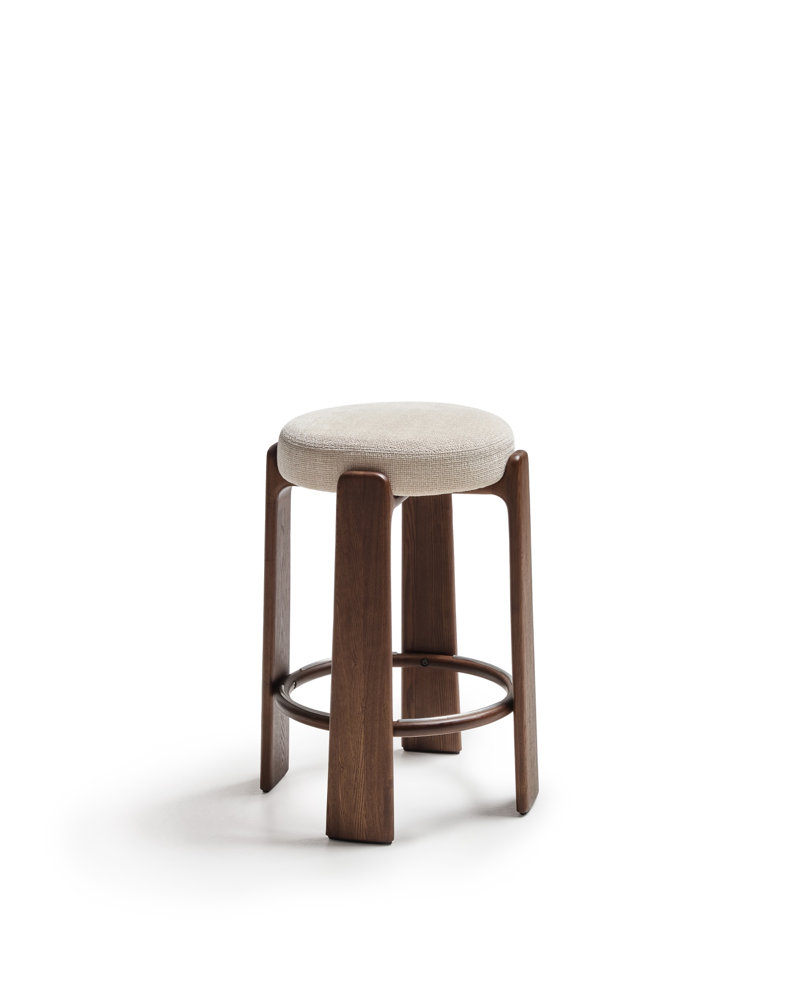 Granite Барный табурет из бежевого шенилла и массива ясеня в отделке орех 75 см La Forma (ex Julia Grup)