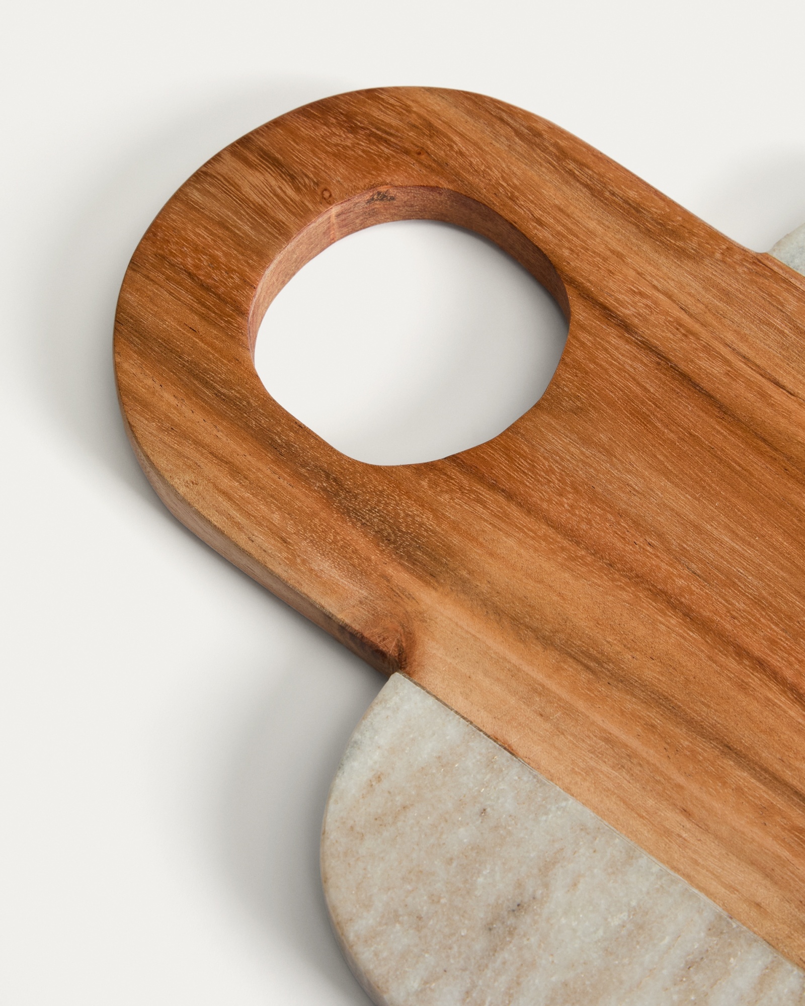 Сервировочная доска Nuvir из бежевого мрамора и массива акации La Forma (ex Julia Grup)