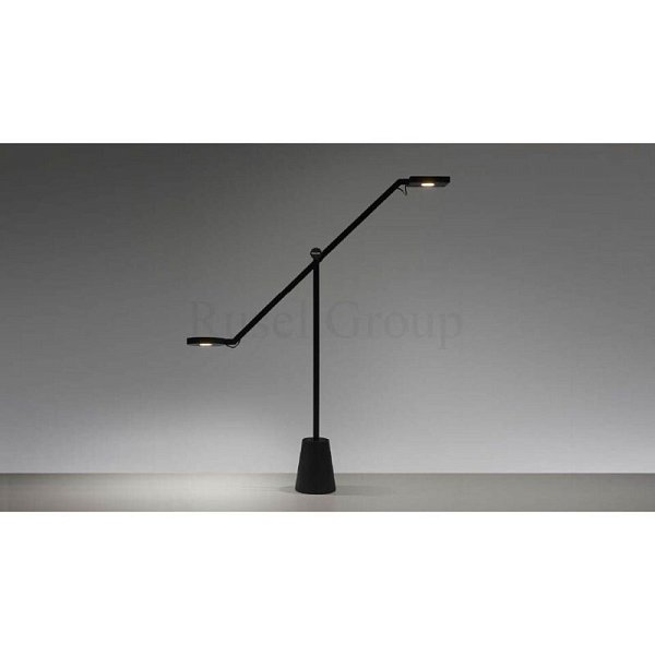 Настольная лампа Artemide EQUILIBRIST