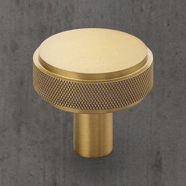 Ручка-кнопка Restoration Hardware Lambeth Knurled d.3.2 Polished Brass