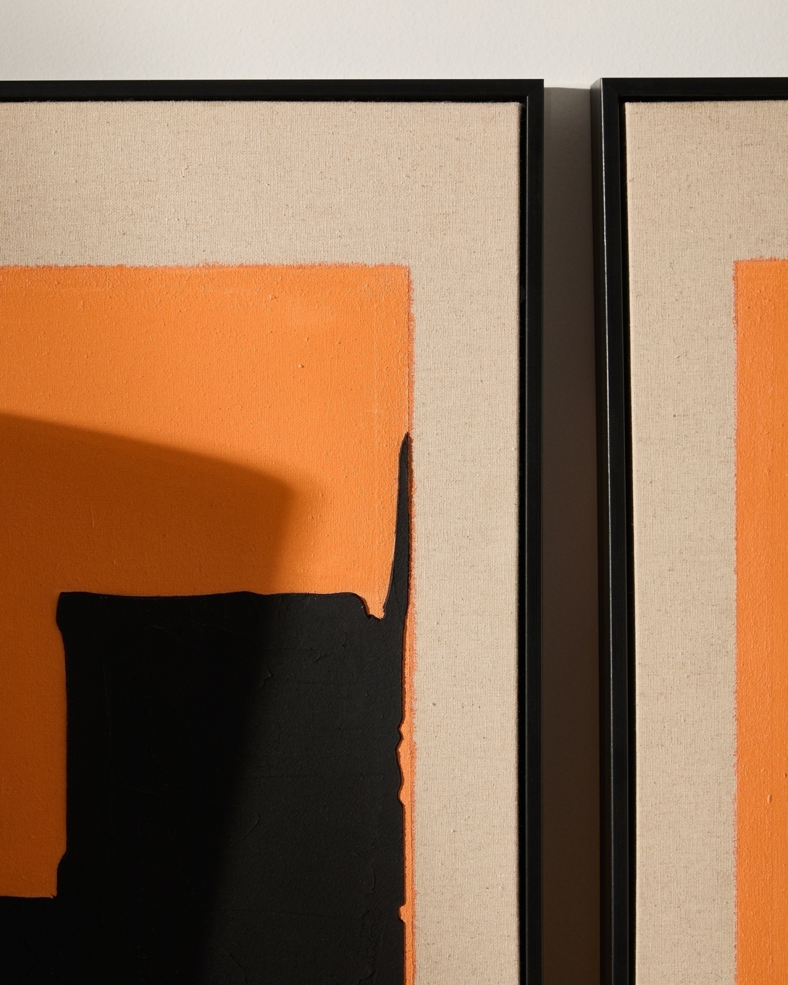 Zernu Абстрактная картина оранжево-чёрная на льняном холсте La Forma (ex Julia Grup)