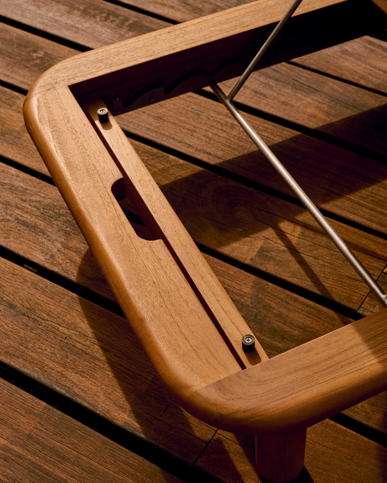 Шезлонг Turqueta из массива тикового дерева La Forma (ex Julia Grup)