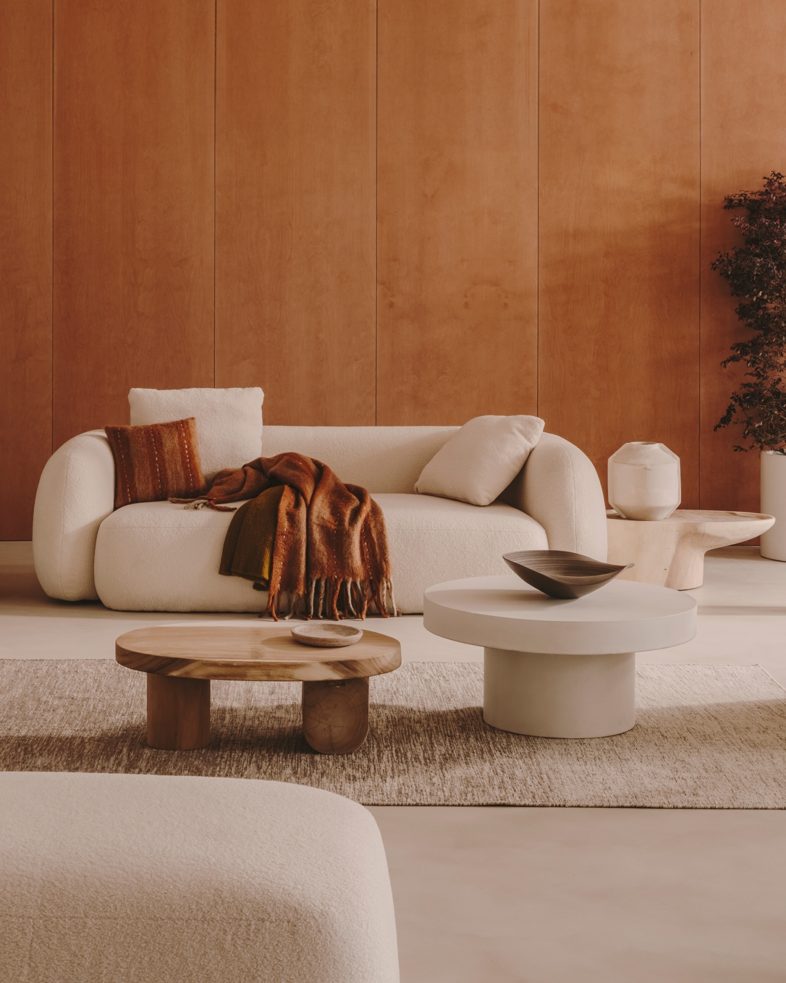 Martina 3-местный диван из необработанной ткани букле 240 см La Forma (ex Julia Grup)