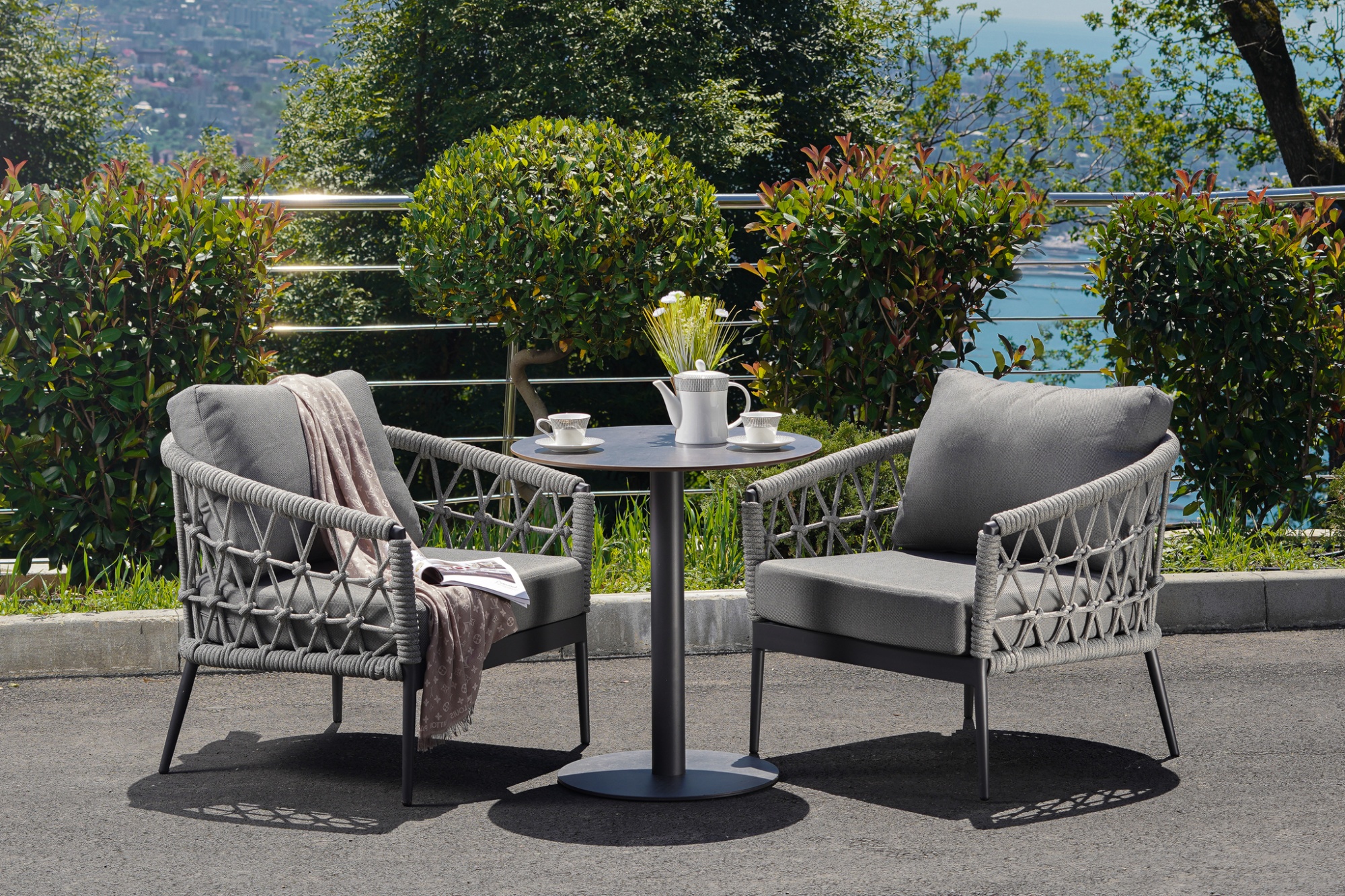 Стол барный уличный "Муза" антрацит Garda Decor 39AR-A3078T-1