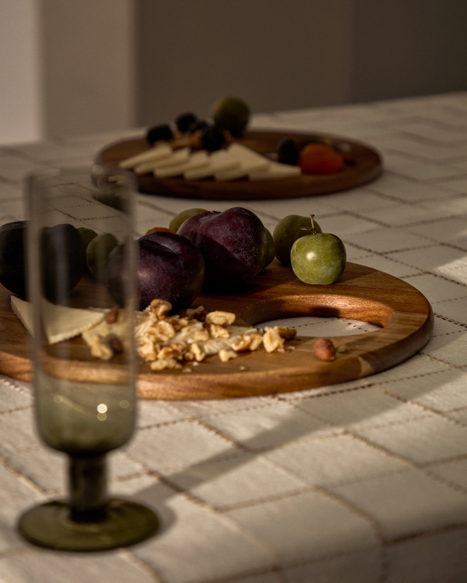 Доска сервировочная большая Klot из акации La Forma (ex Julia Grup)