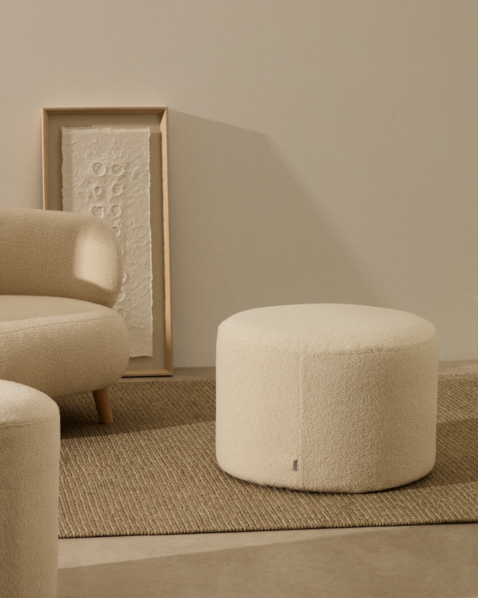 Kaeli Пуф для ног со съемным чехлом из экрю букле Ø 60 La Forma (ex Julia Grup)