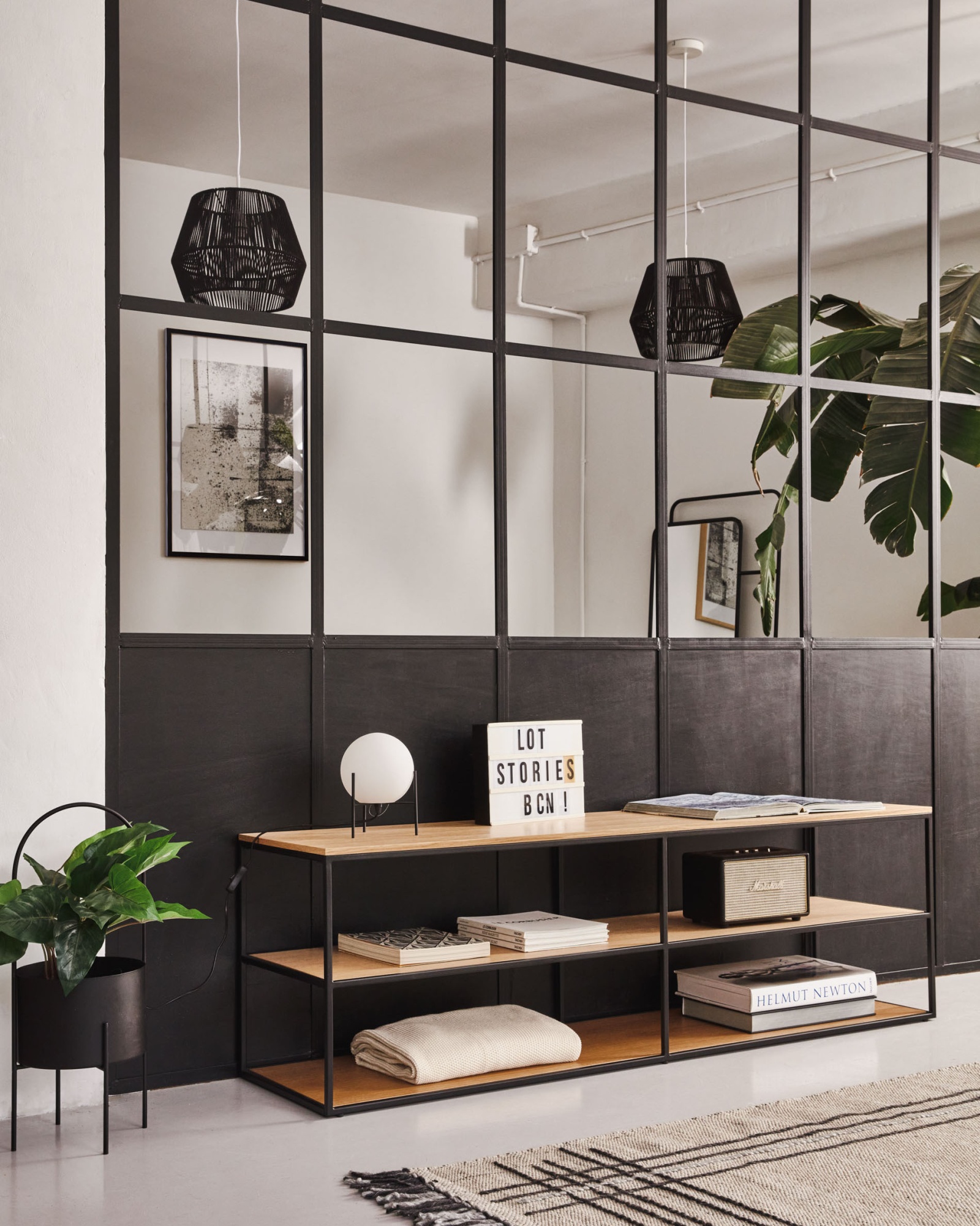 Yoana Тумба под TV из дубового шпона и черного металла 160 x 40 см La Forma (ex Julia Grup)