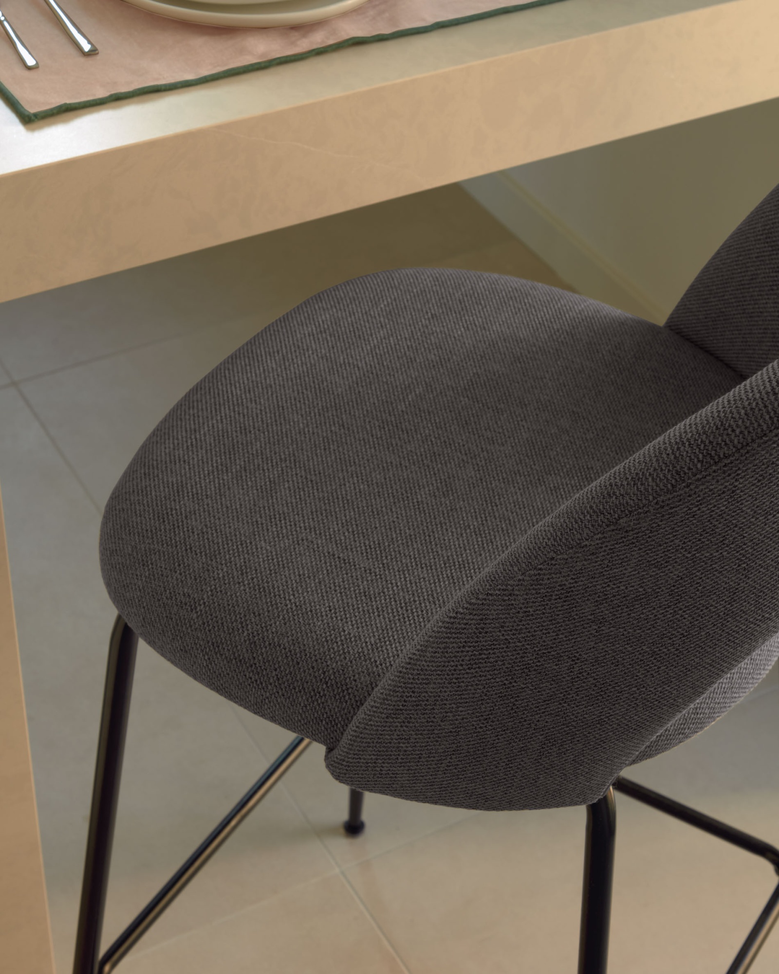 Полубарный стул Mahalia темно-серый La Forma (ex Julia Grup)