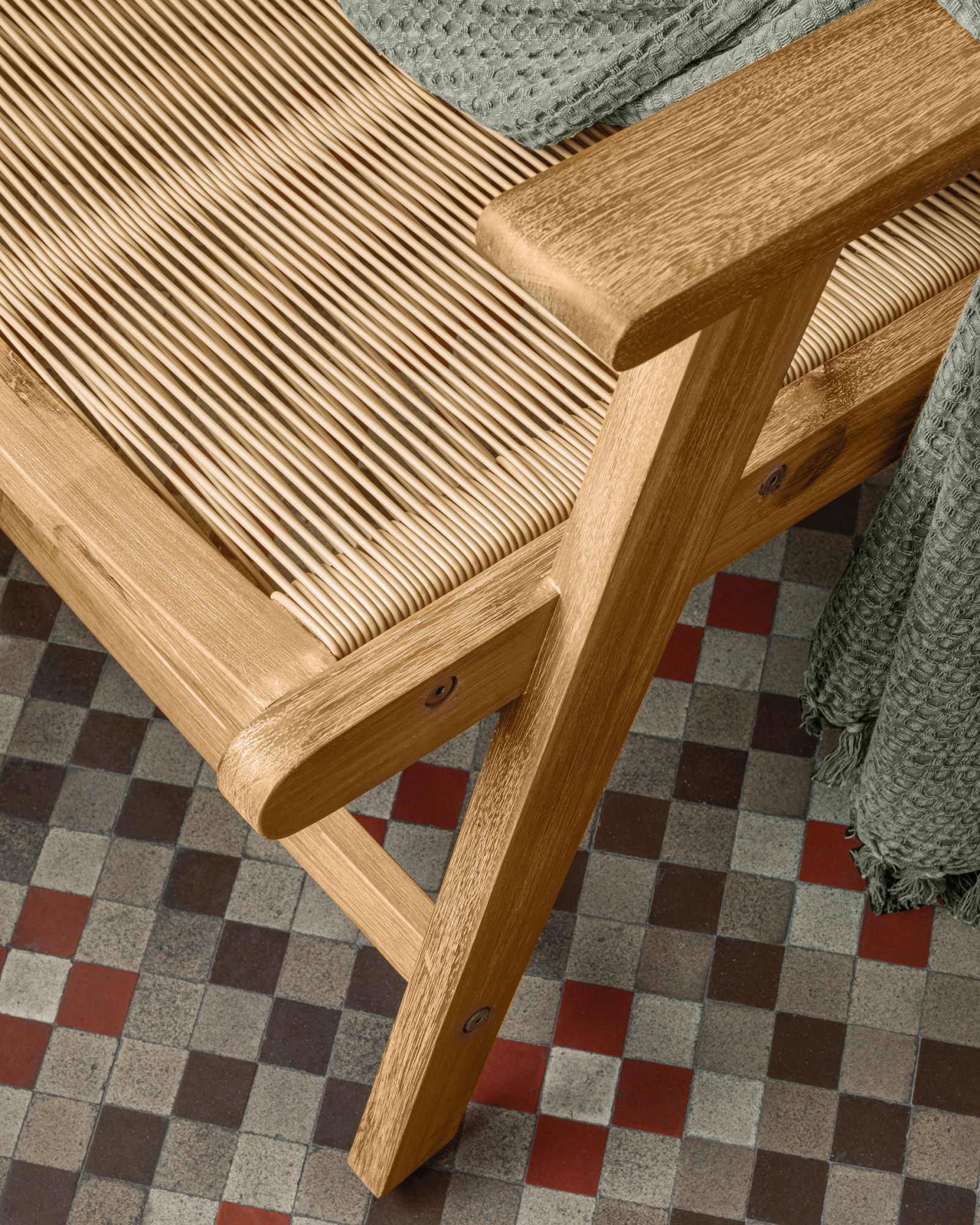 Кресло Geralda из дерева акации с натуральной отделкой La Forma (ex Julia Grup)