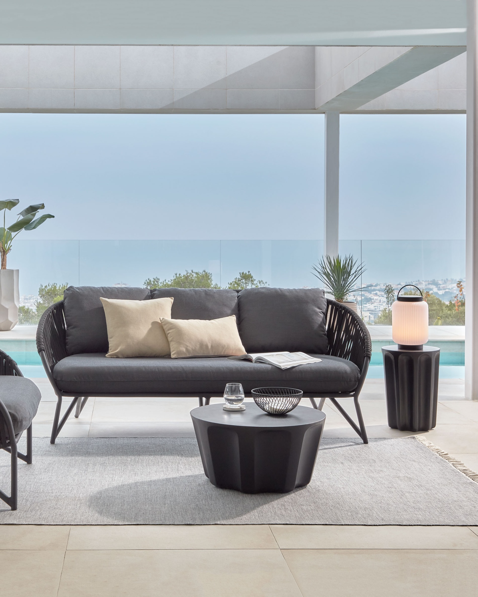 Веревочный 3-х местный диван Branzie 180 см черный La Forma (ex Julia Grup)