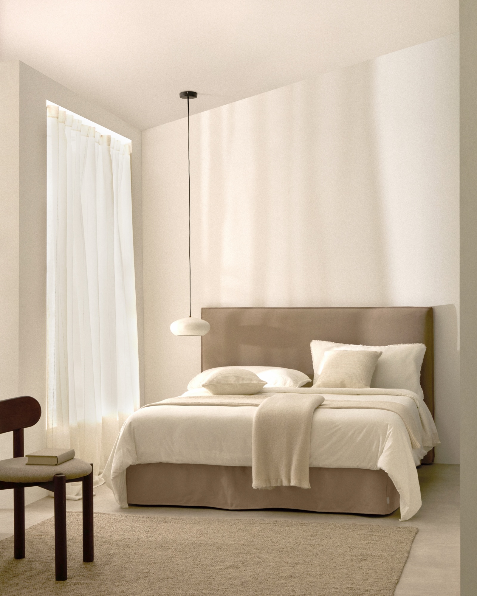 Кровать Jaira серо-коричневого цвета со съемным чехлом для матраса 180 x 200 La Forma (ex Julia Grup)