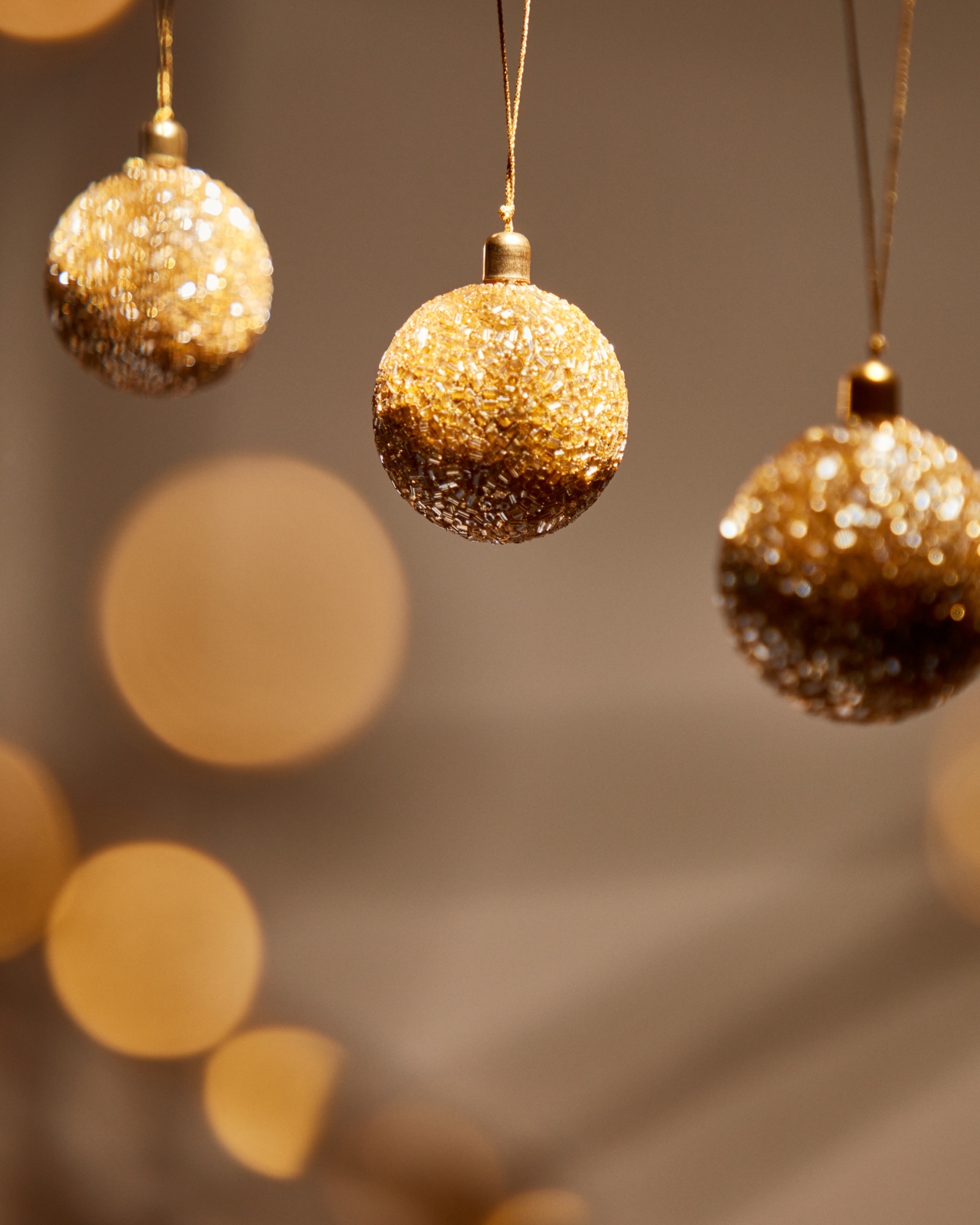 Набор Briam из 3 маленьких золотых декоративных подвесок-шариков La Forma (ex Julia Grup)