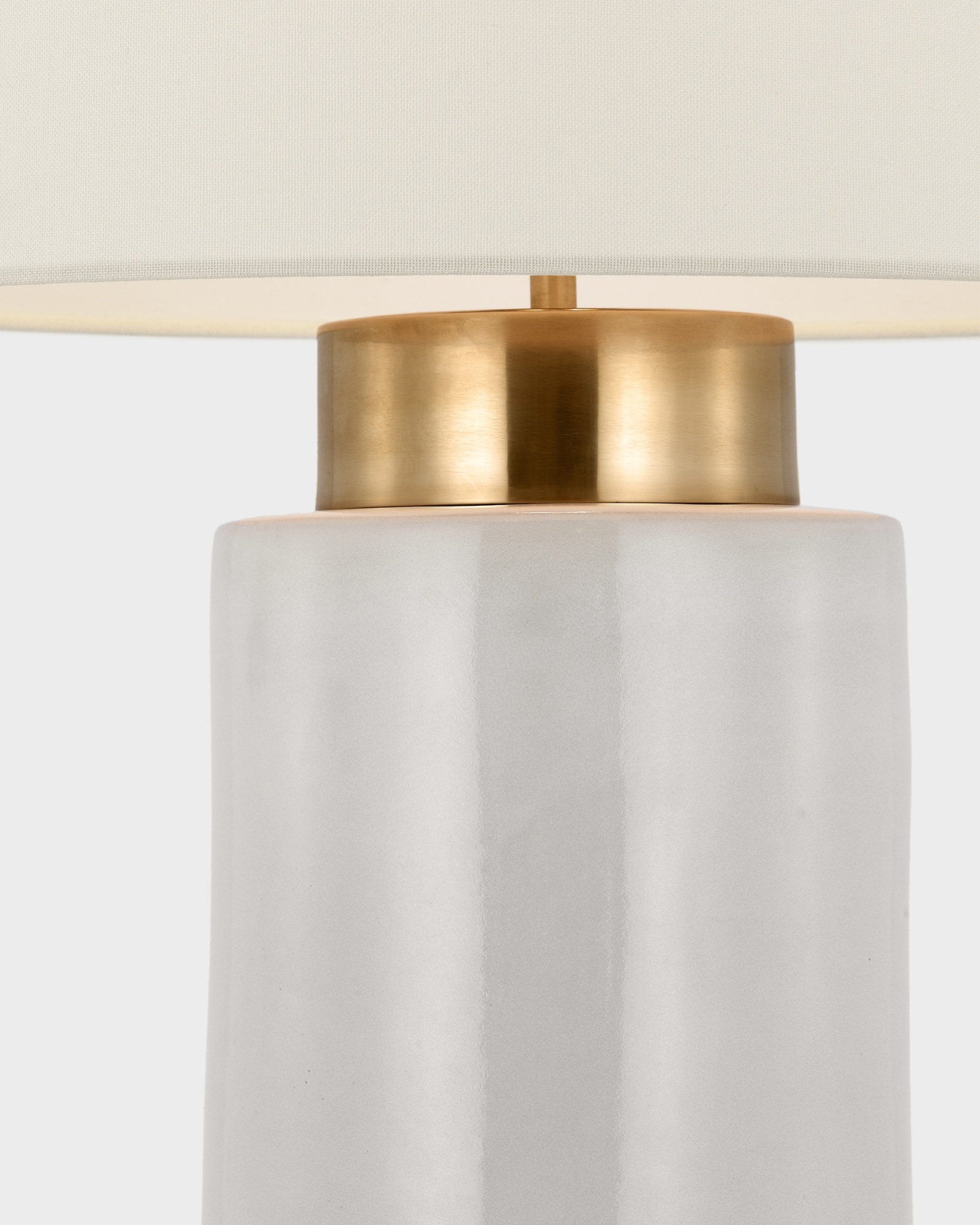 Бежевая настольная лампа Бьют Louvre Home LTL989738MGI