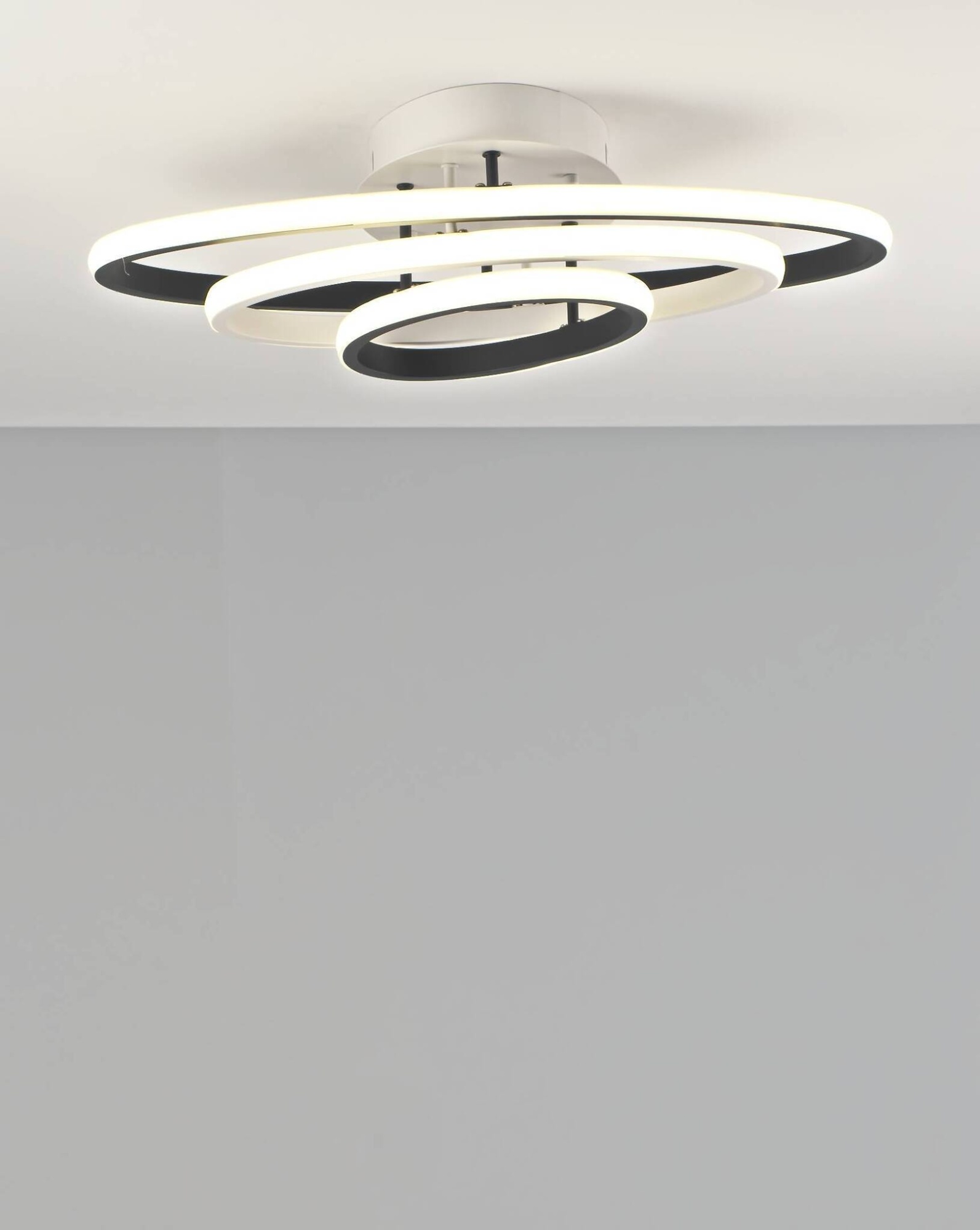 Светодиодная потолочная люстра с пультом Moderli V2720-CL Odisey LED 108W