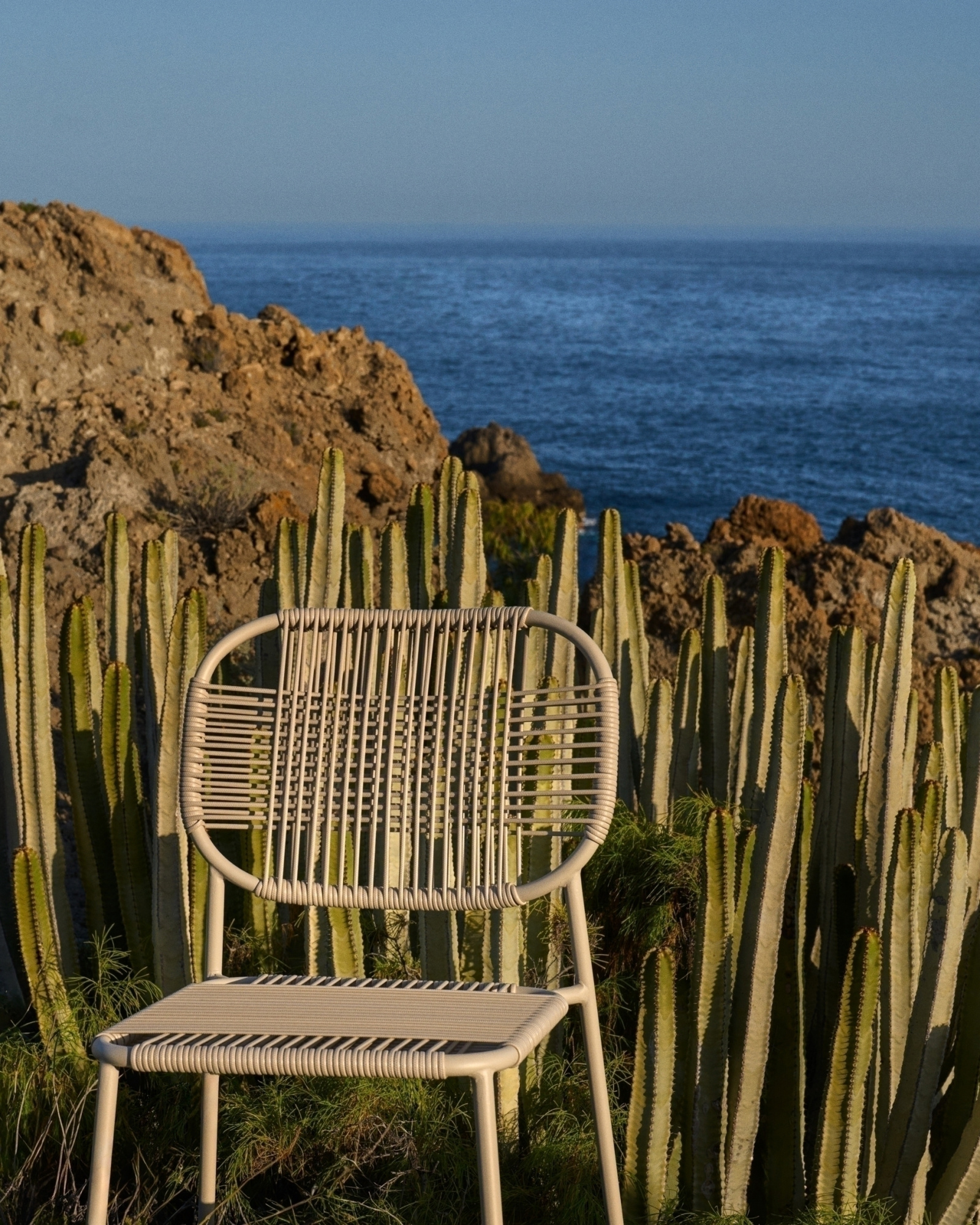 Садовый стул Talaier из искусственного каната и стали бежевого цвета La Forma 193332