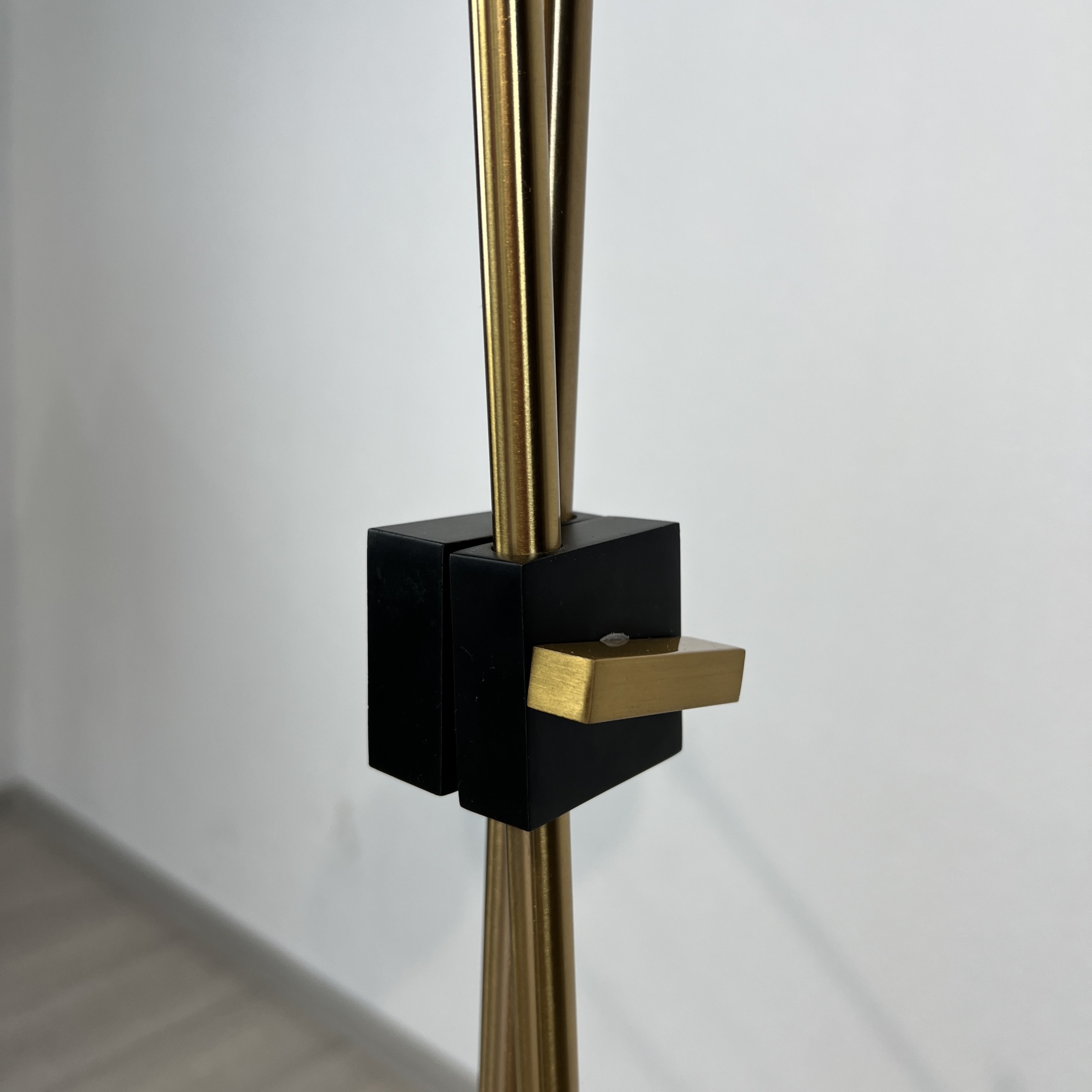 Торшер Bert Frank Riddle Single Floor Light By Imperiumloft