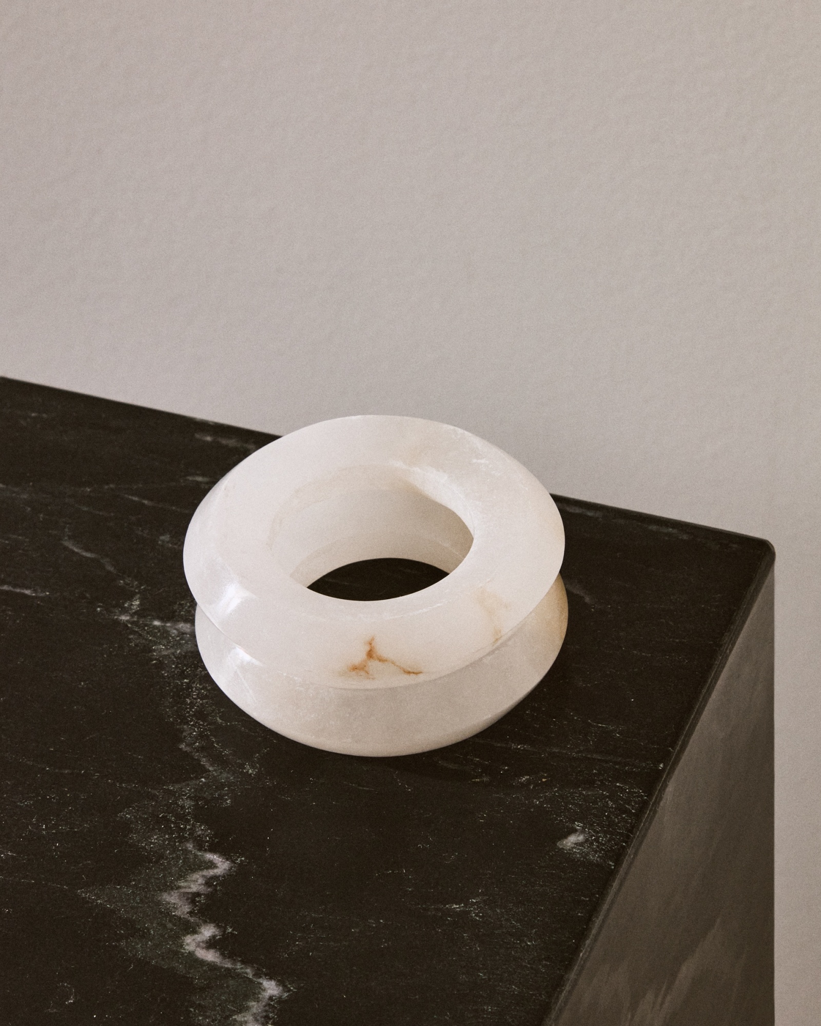 Набор из 2 колец для салфеток Noreli из алебастра La Forma (ex Julia Grup)