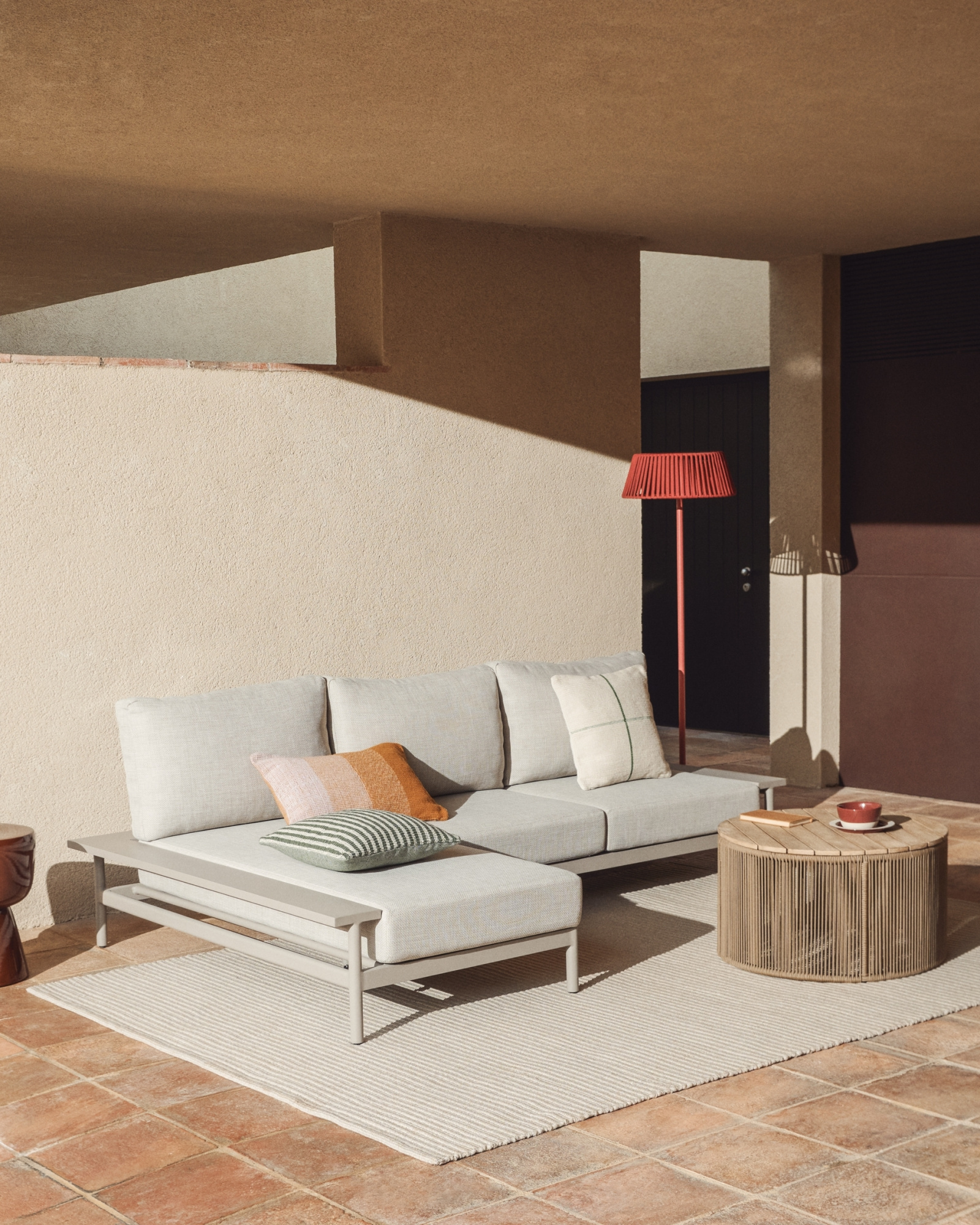 Уличный торшер Aldet на солнечных батареях терракотовый, диаметр 46 см La Forma 482393