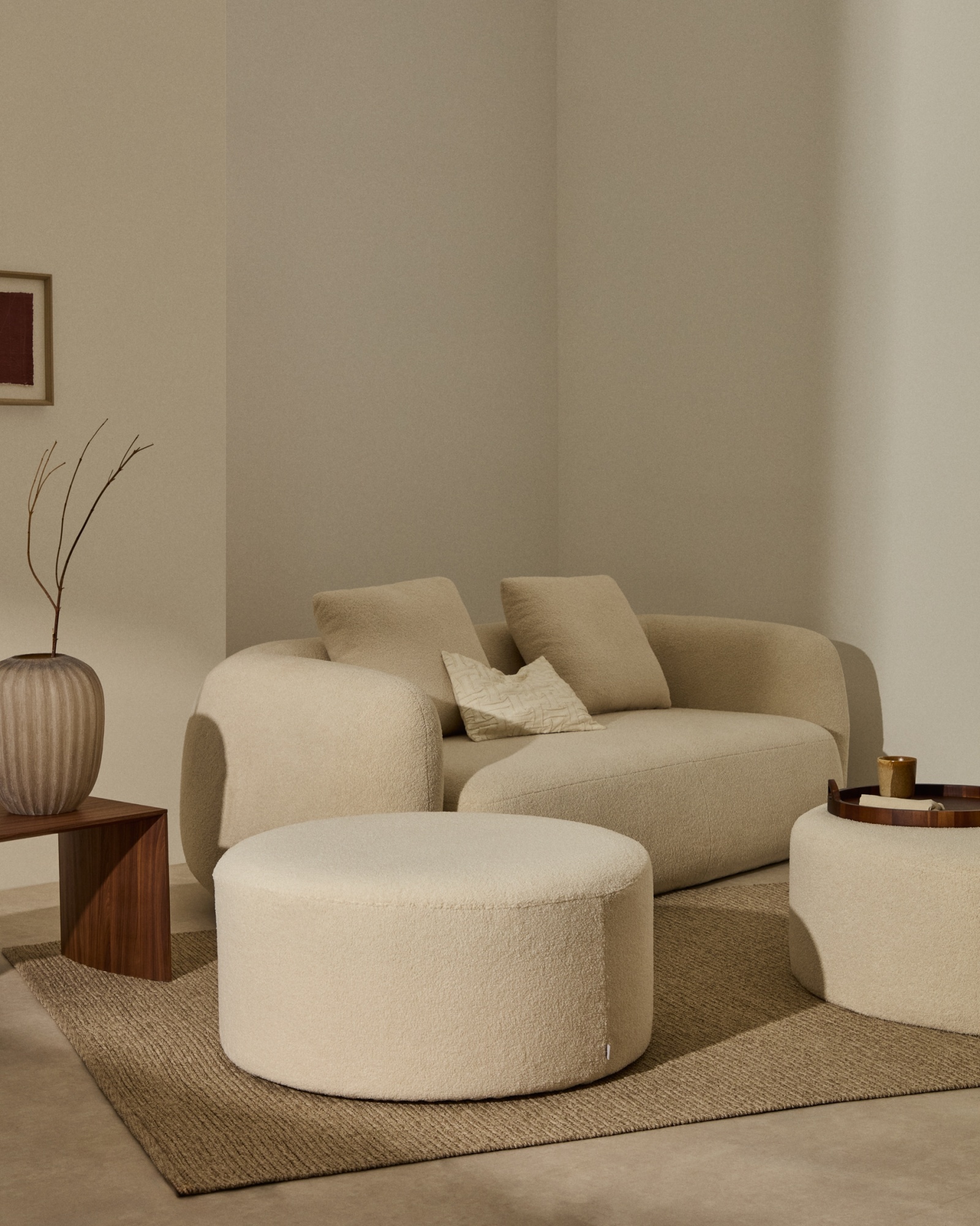 Kaeli Пуф для ног со съемным чехлом из экрю букле Ø 90 La Forma (ex Julia Grup)