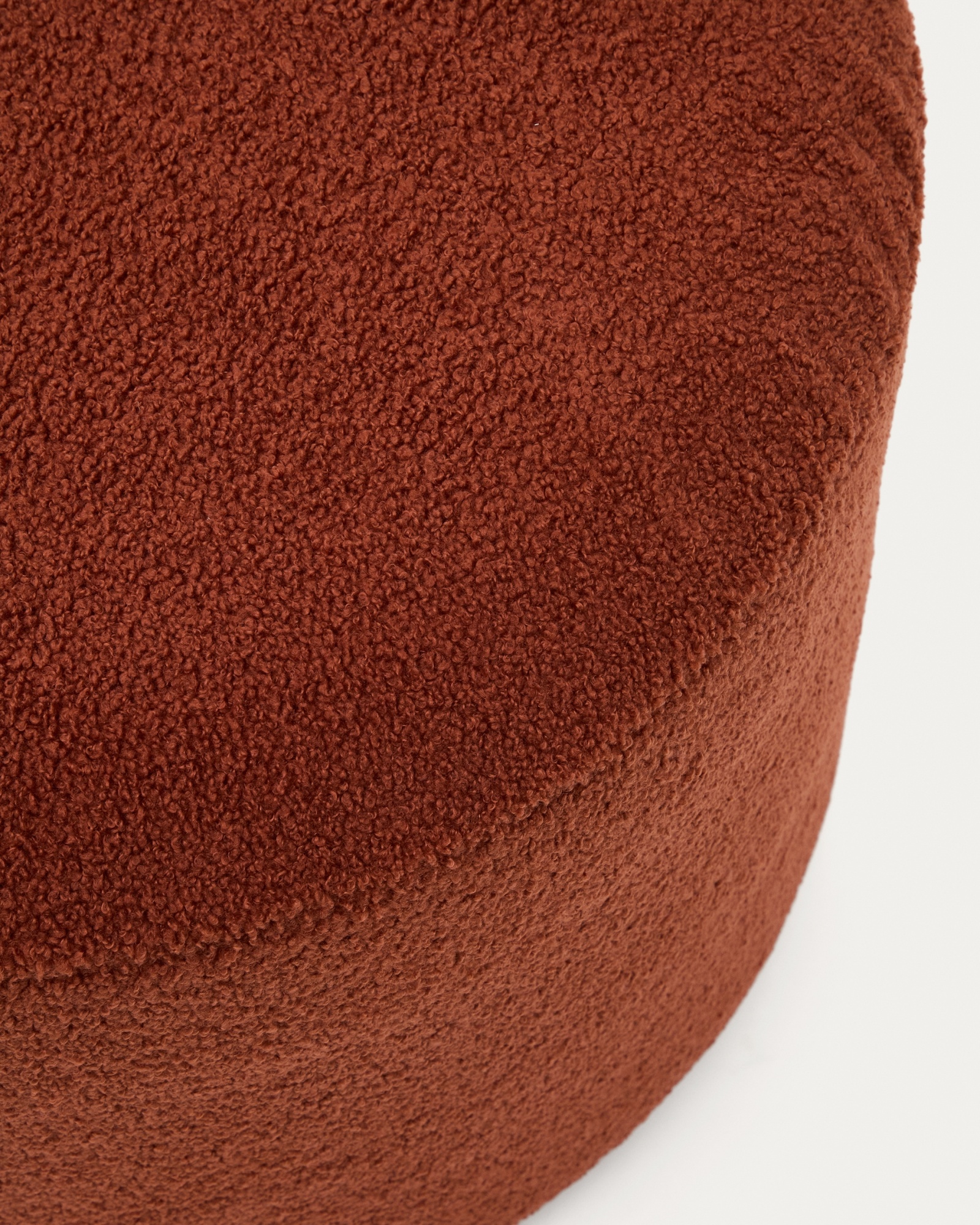 Kaeli Пуф для ног со съемным чехлом из терракотового букле Ø 60 La Forma (ex Julia Grup)