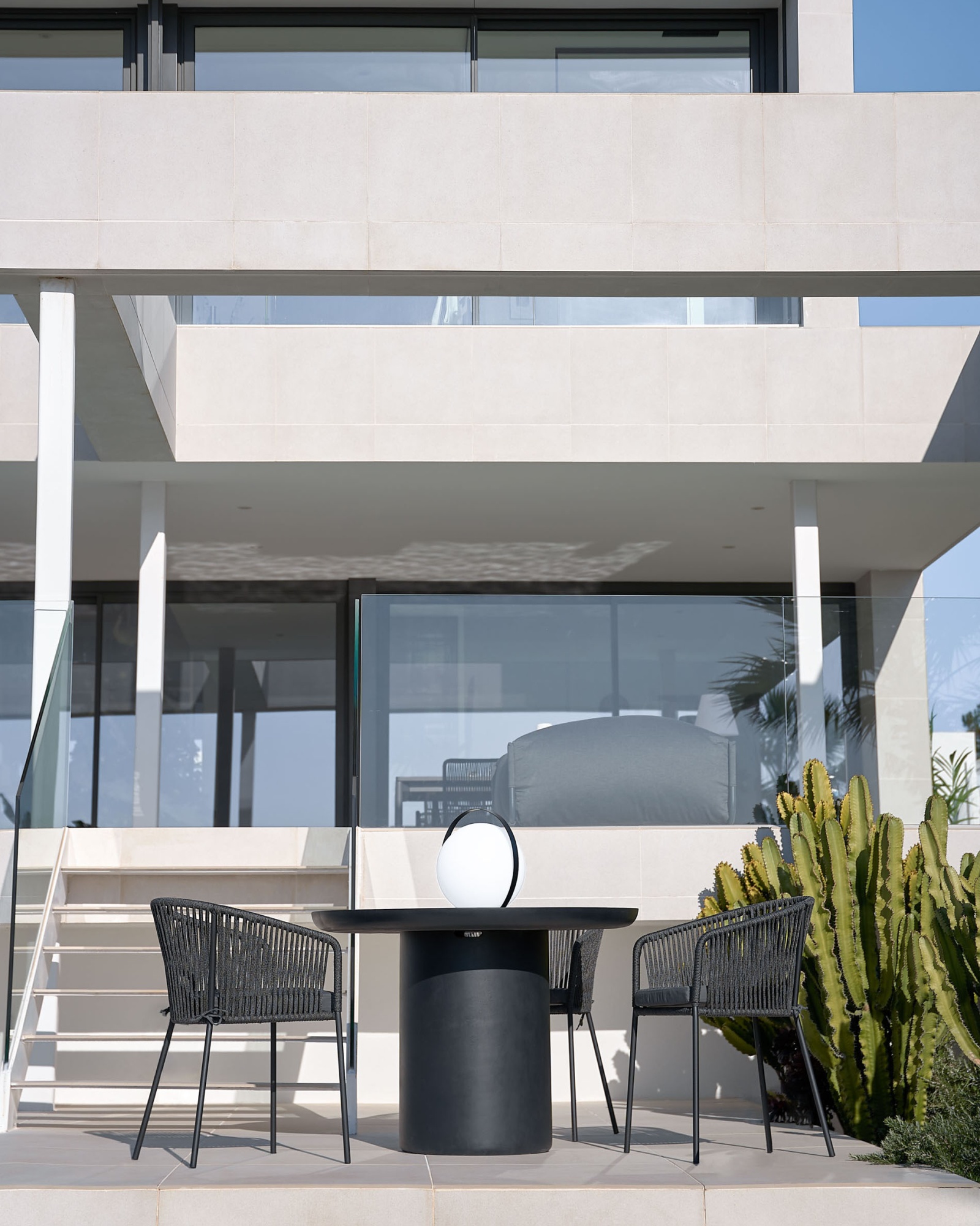 Стул Yanet черный La Forma (ex Julia Grup)